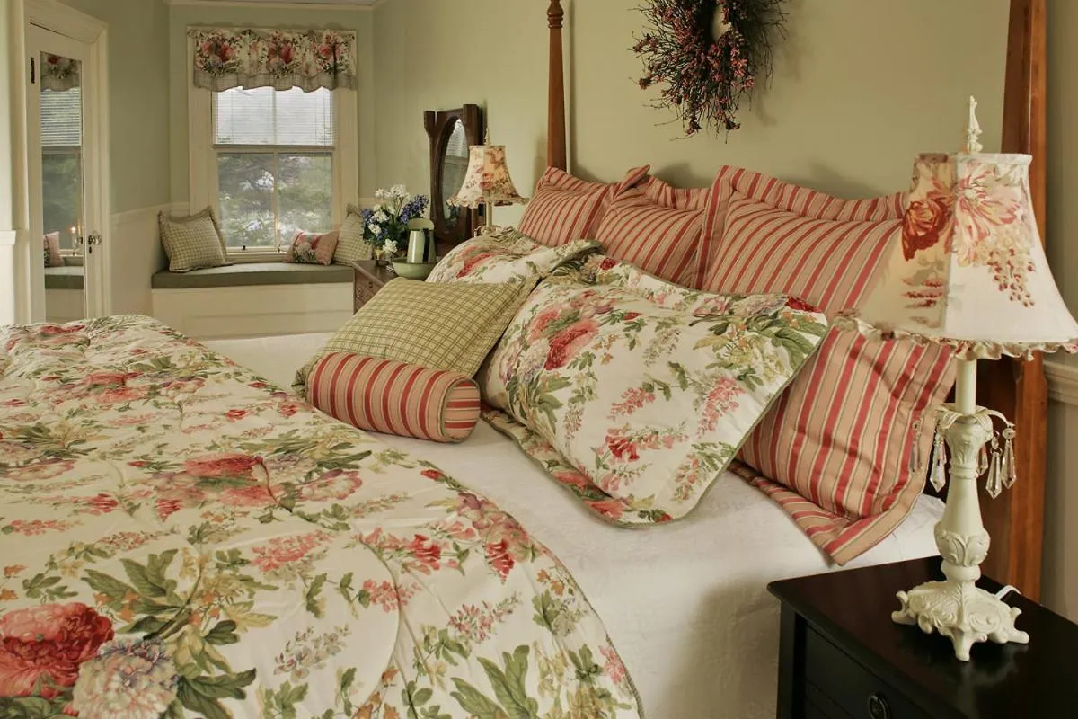 Bedroom, Bed in Inn at Jackson