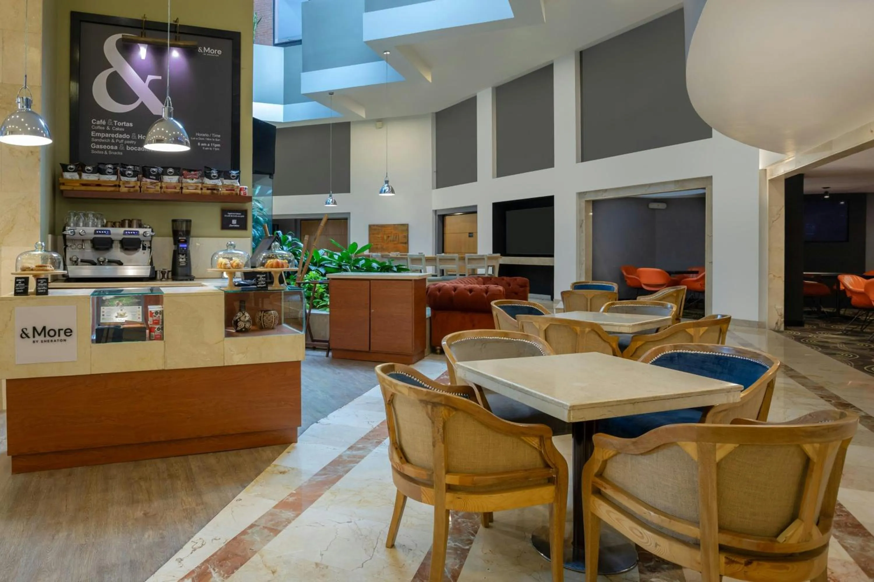 Lounge or bar in Sheraton Bogotá Hotel