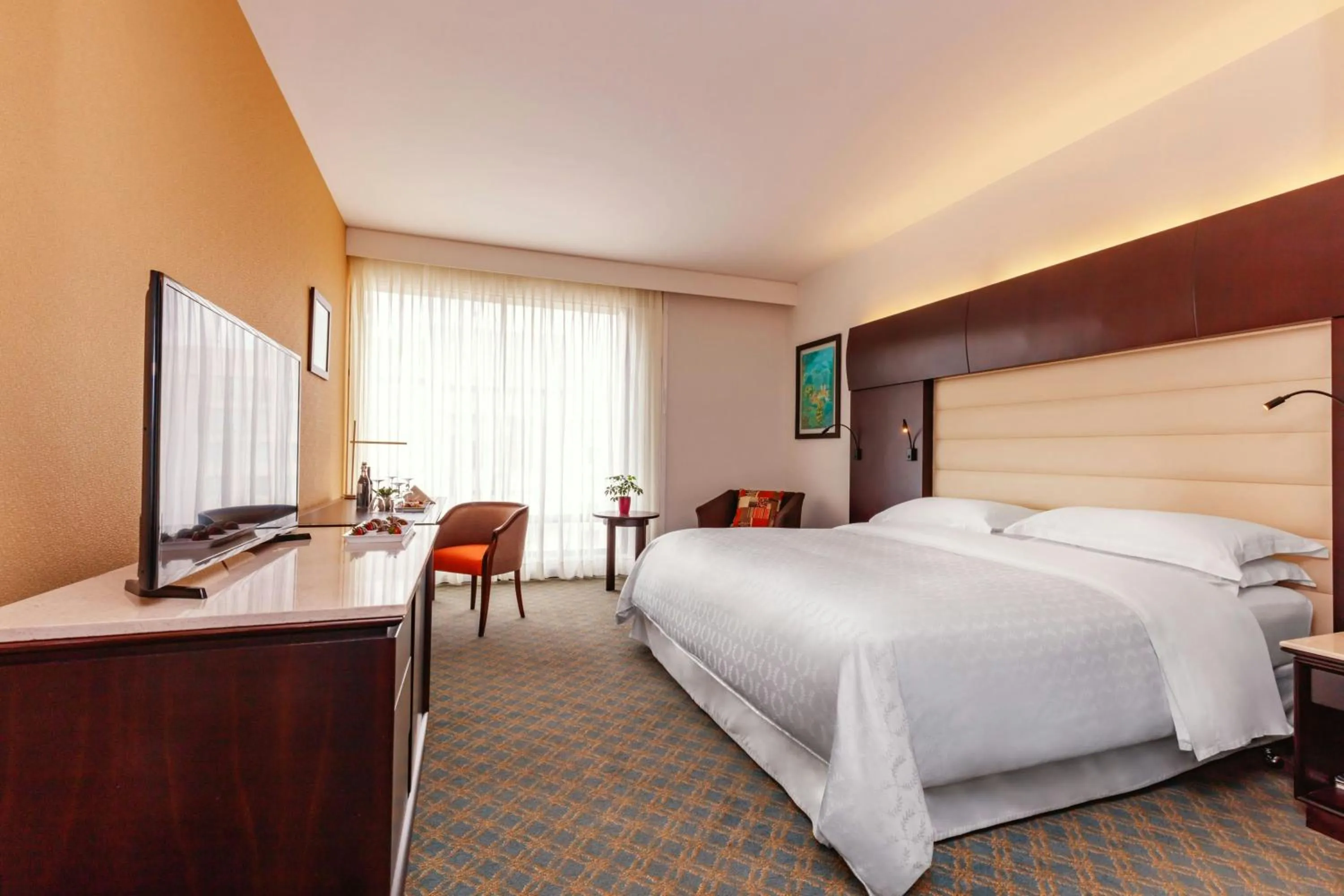 Photo of the whole room, Bed in Sheraton Bogotá Hotel