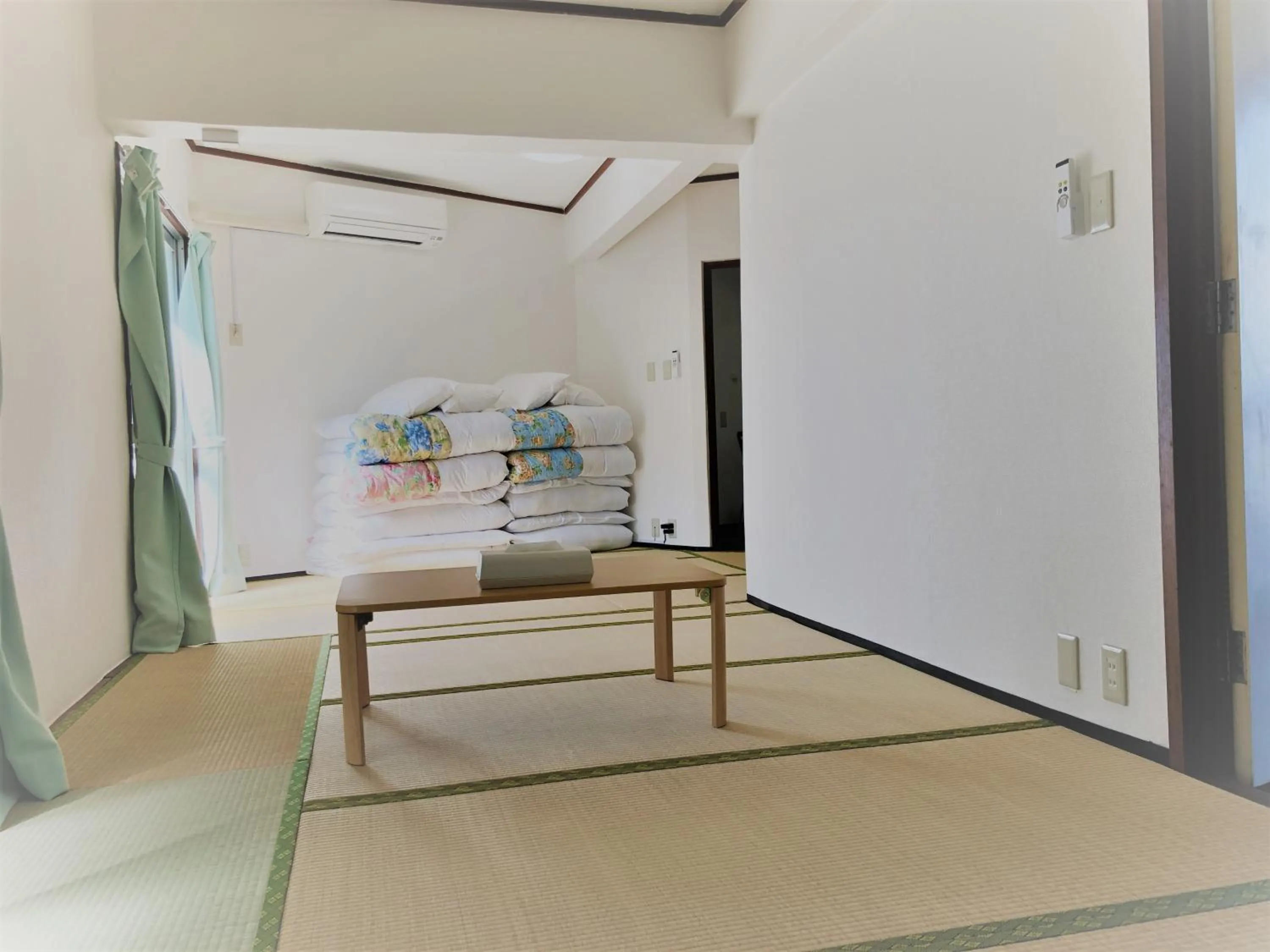 Photo of the whole room in Sunset Hills Inn Naha