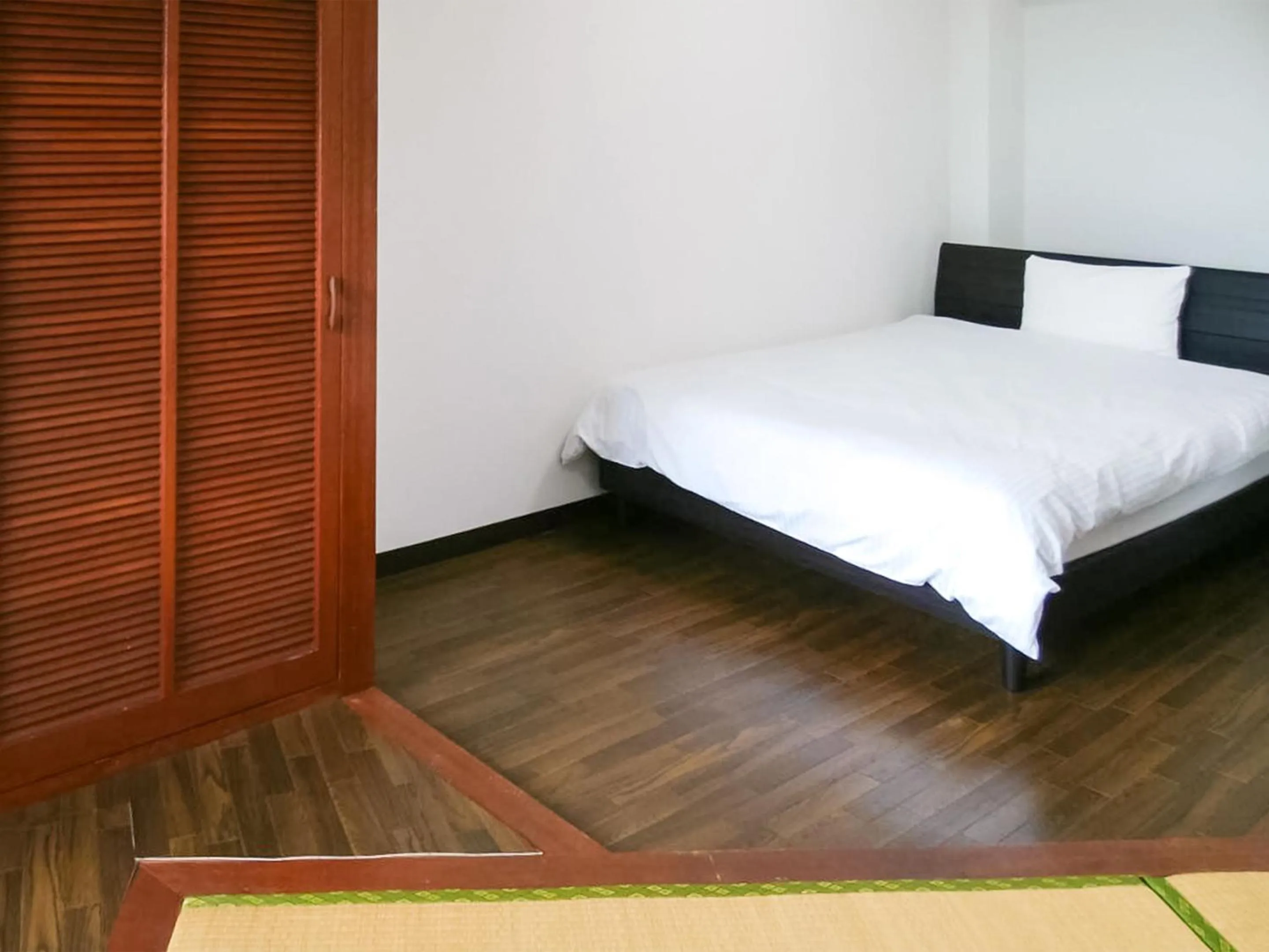 Photo of the whole room in Sunset Hills Inn Naha