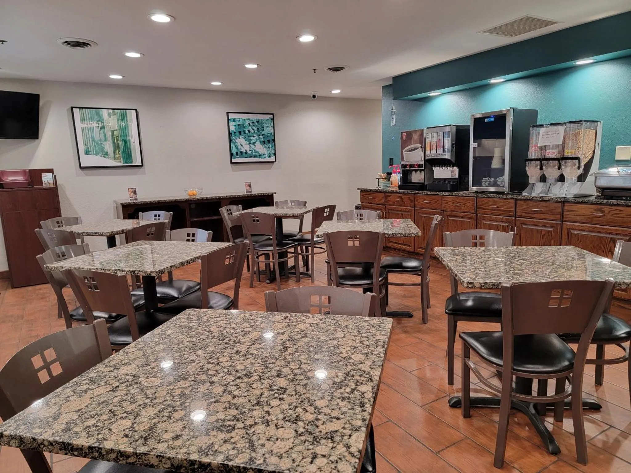 Breakfast in Best Western Fort Wayne Inn & Suites North