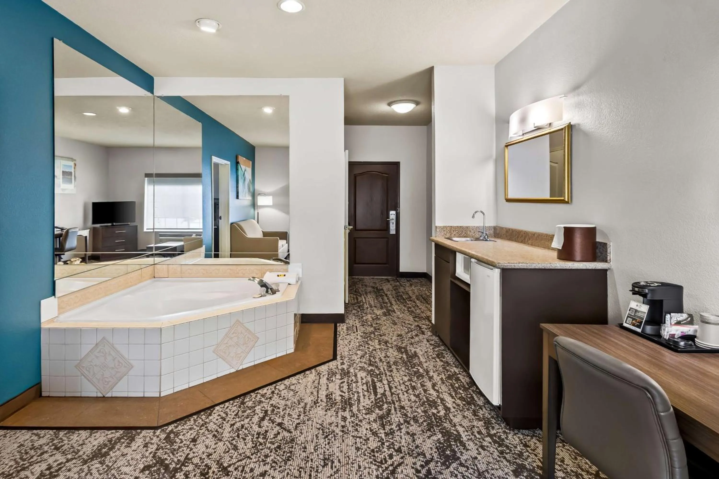 Bedroom in Best Western Fort Wayne Inn & Suites North