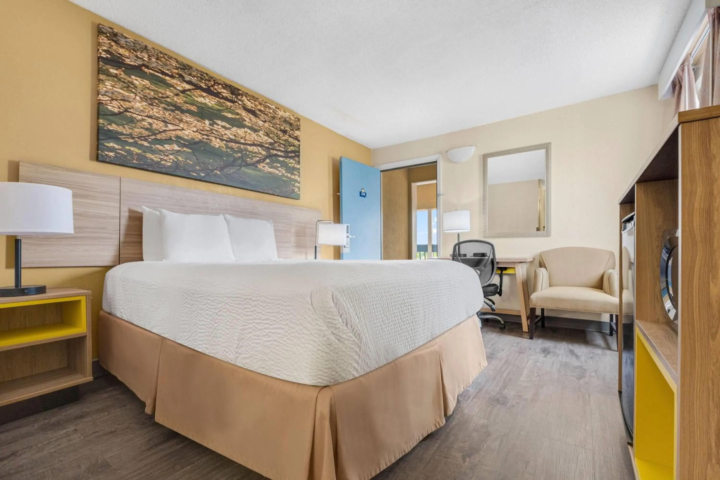 Bed in Days Inn by Wyndham Fort Wayne