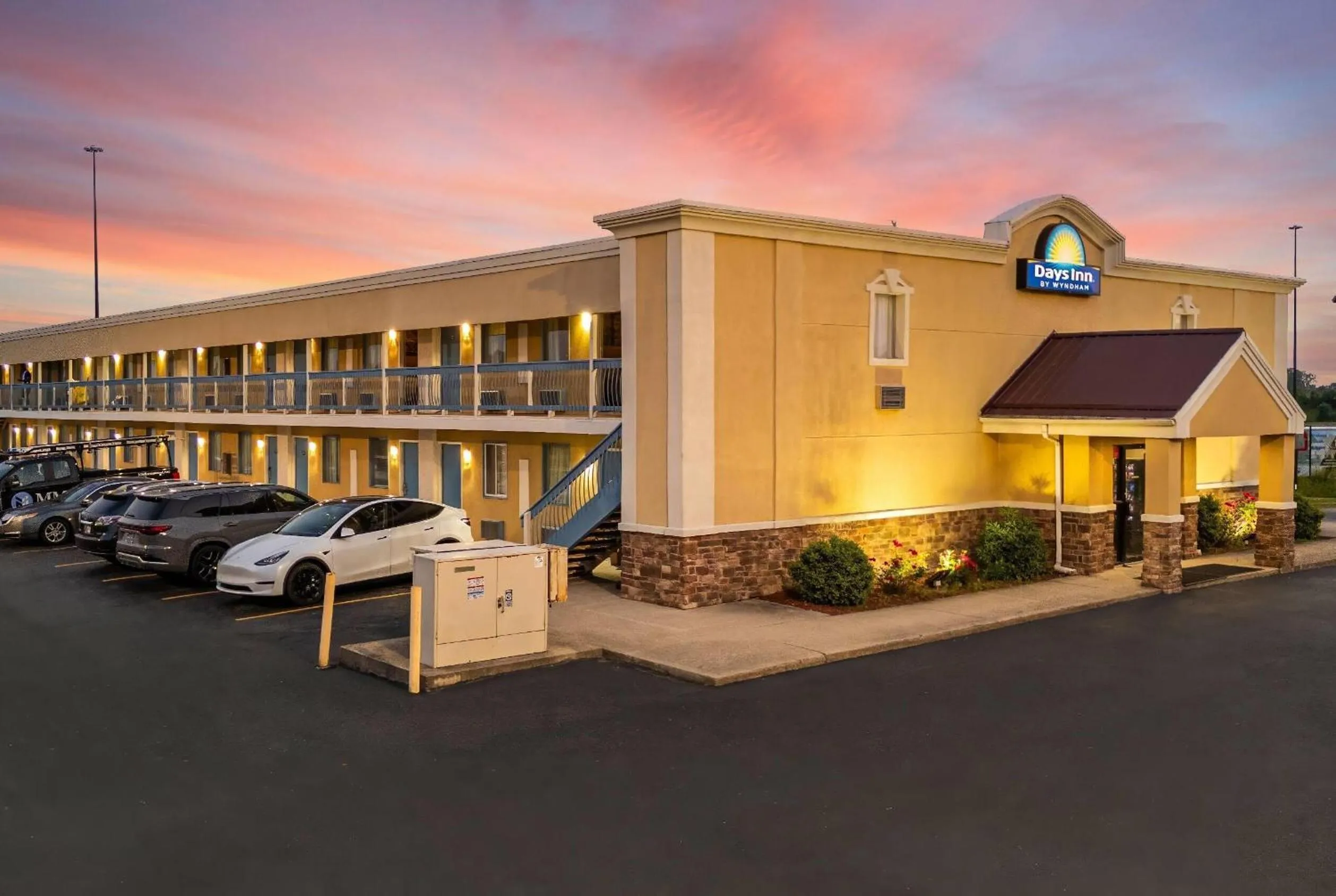 Property building in Days Inn by Wyndham Fort Wayne