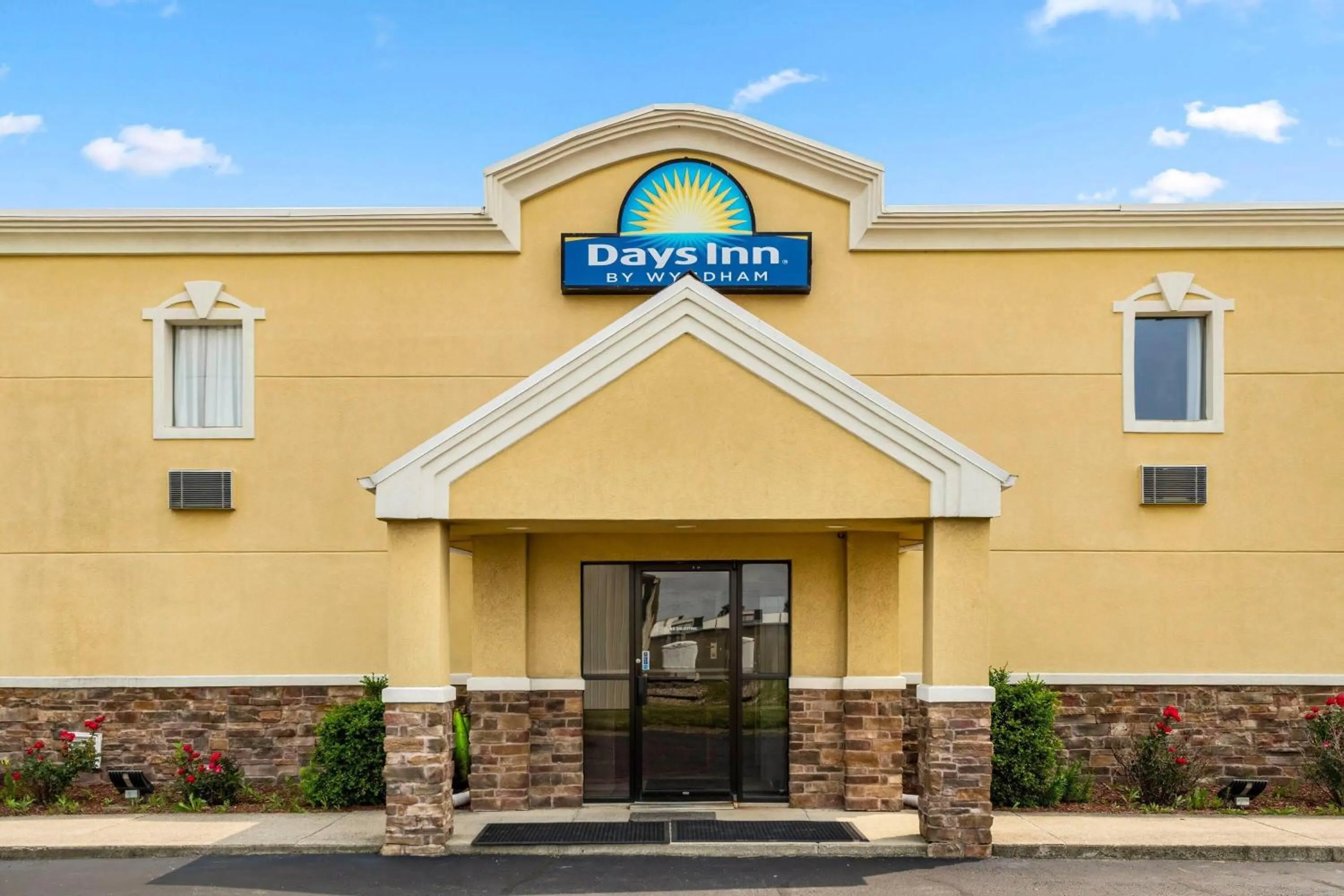 Property building in Days Inn by Wyndham Fort Wayne