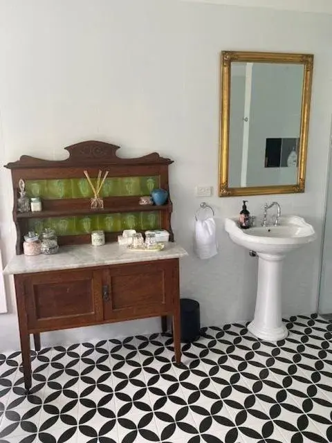 Deluxe King Room in Palmyra B&B Deluxe King Room in Palmyra B&B