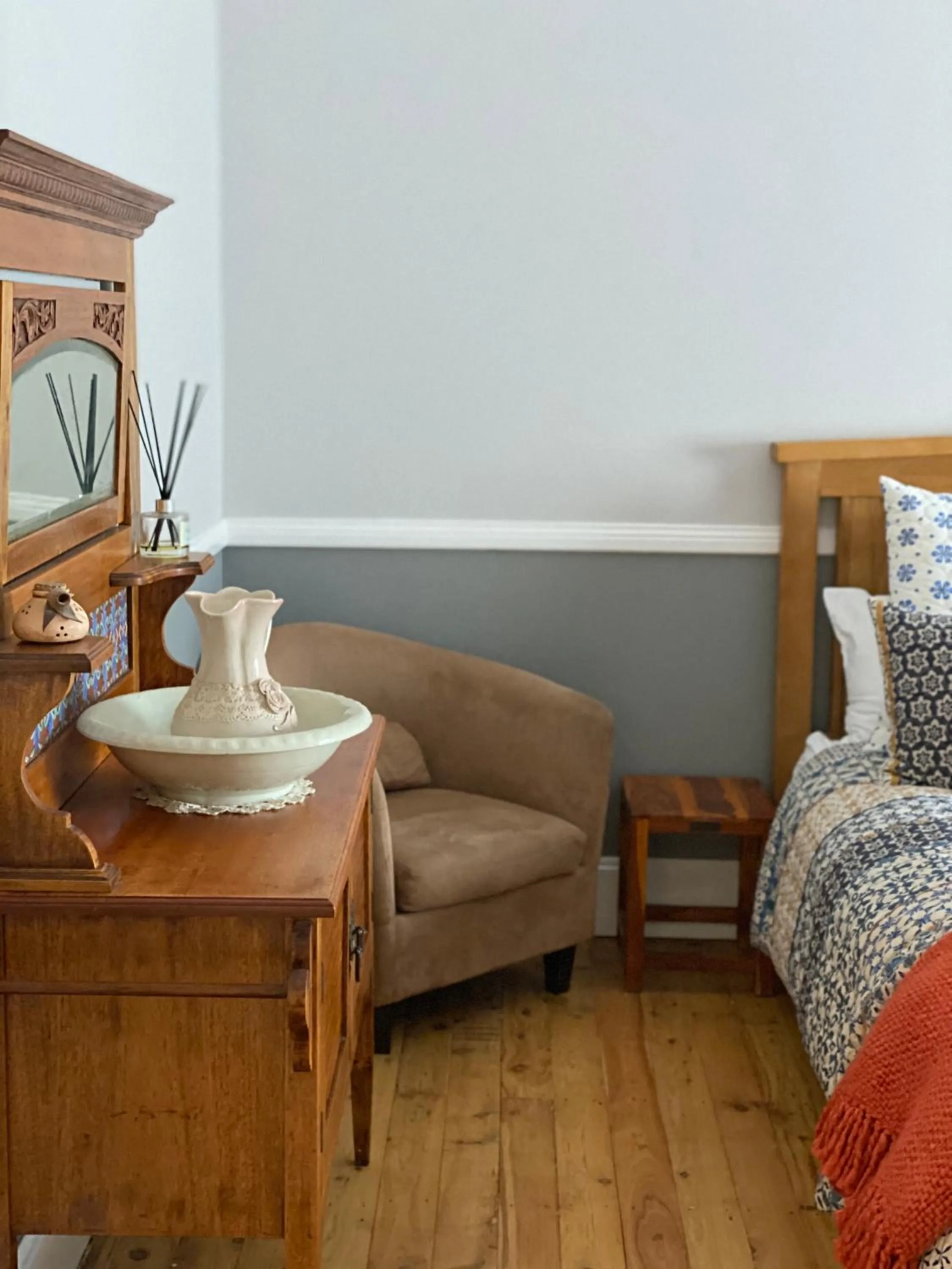 Toilet in Palmyra B&B