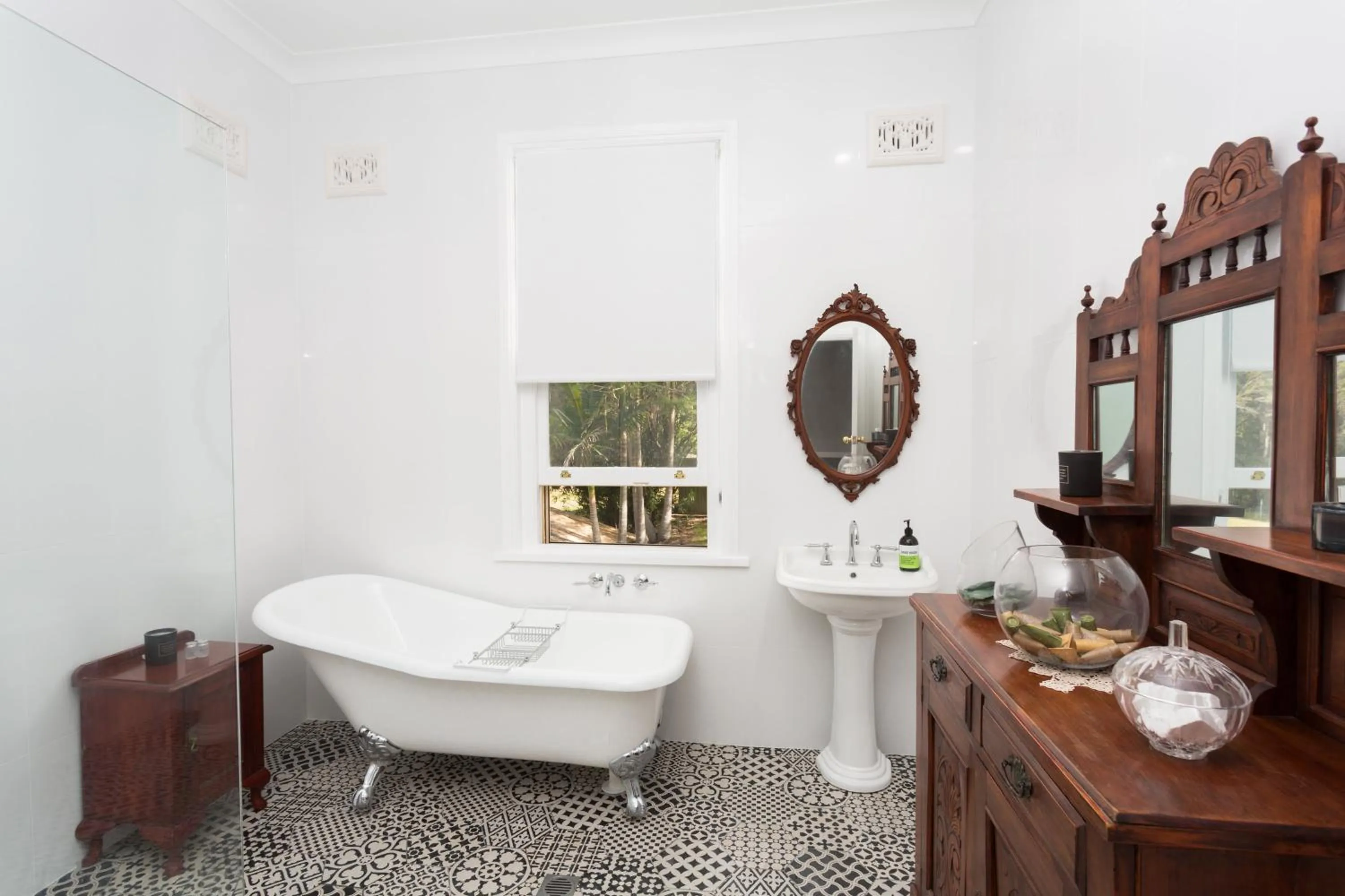 Shower in Palmyra B&B