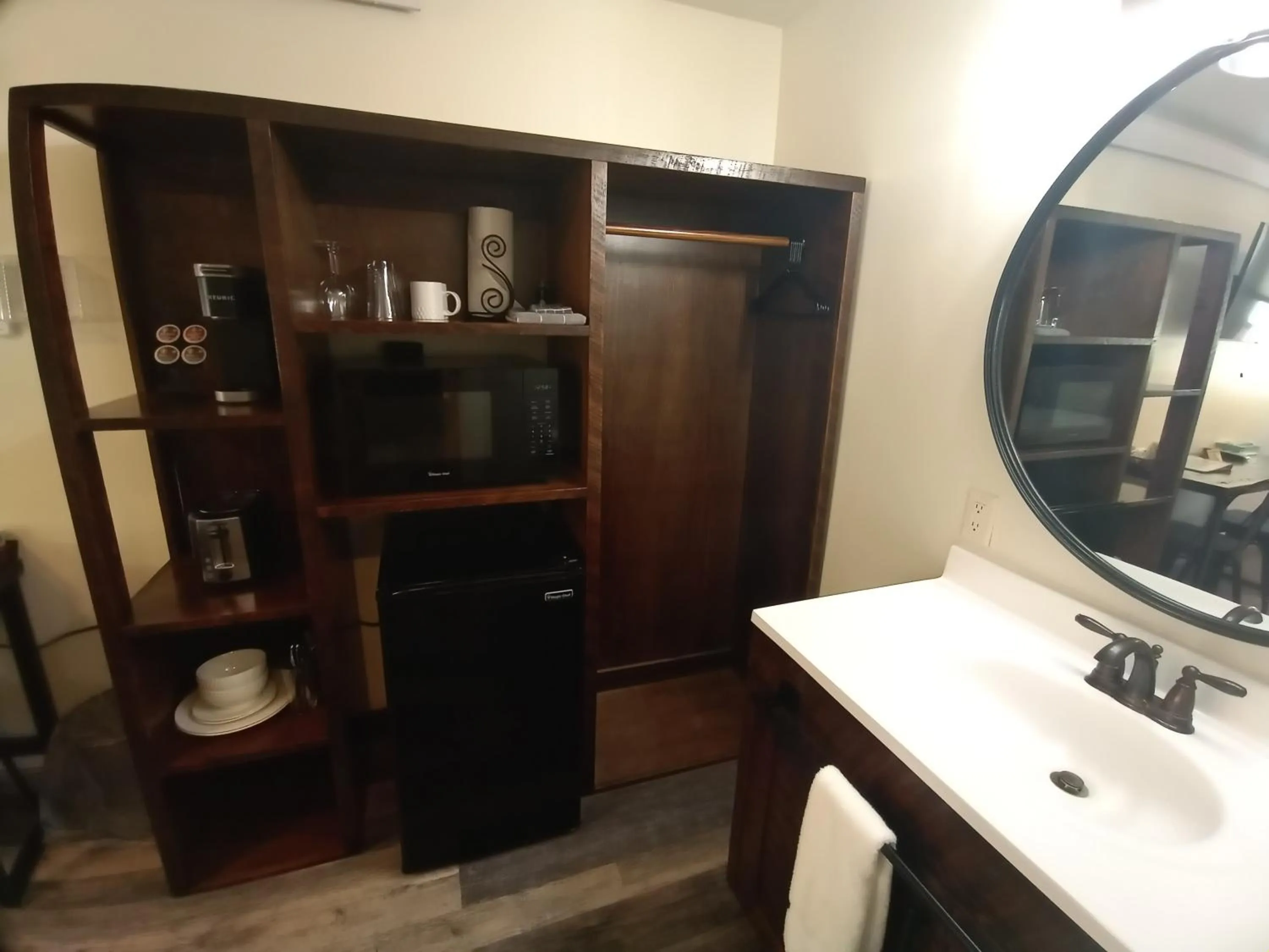 Yellowstone Riverside Cottages