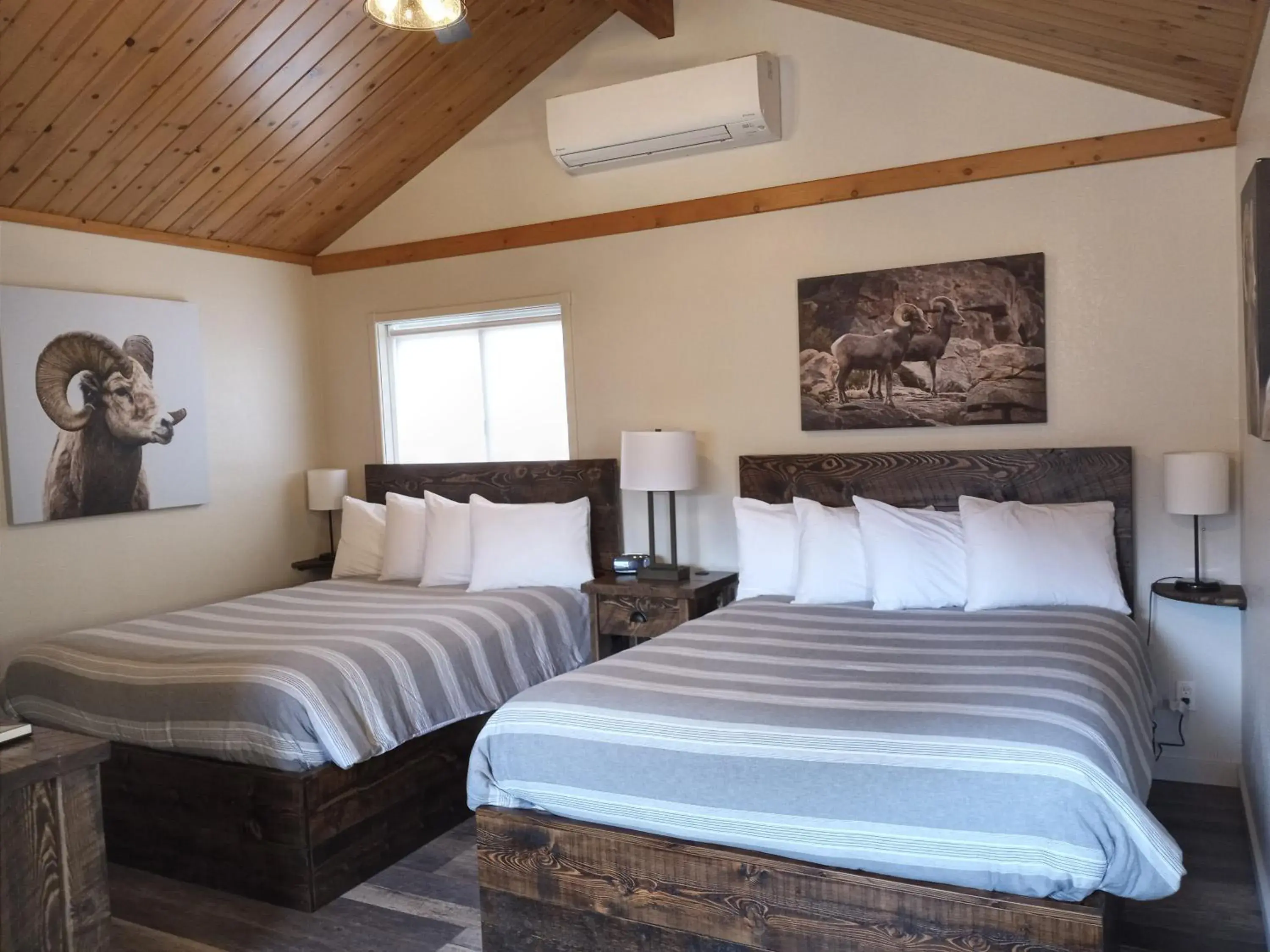 Cottage in Yellowstone Riverside Cottages Cottage in Yellowstone Riverside Cottages