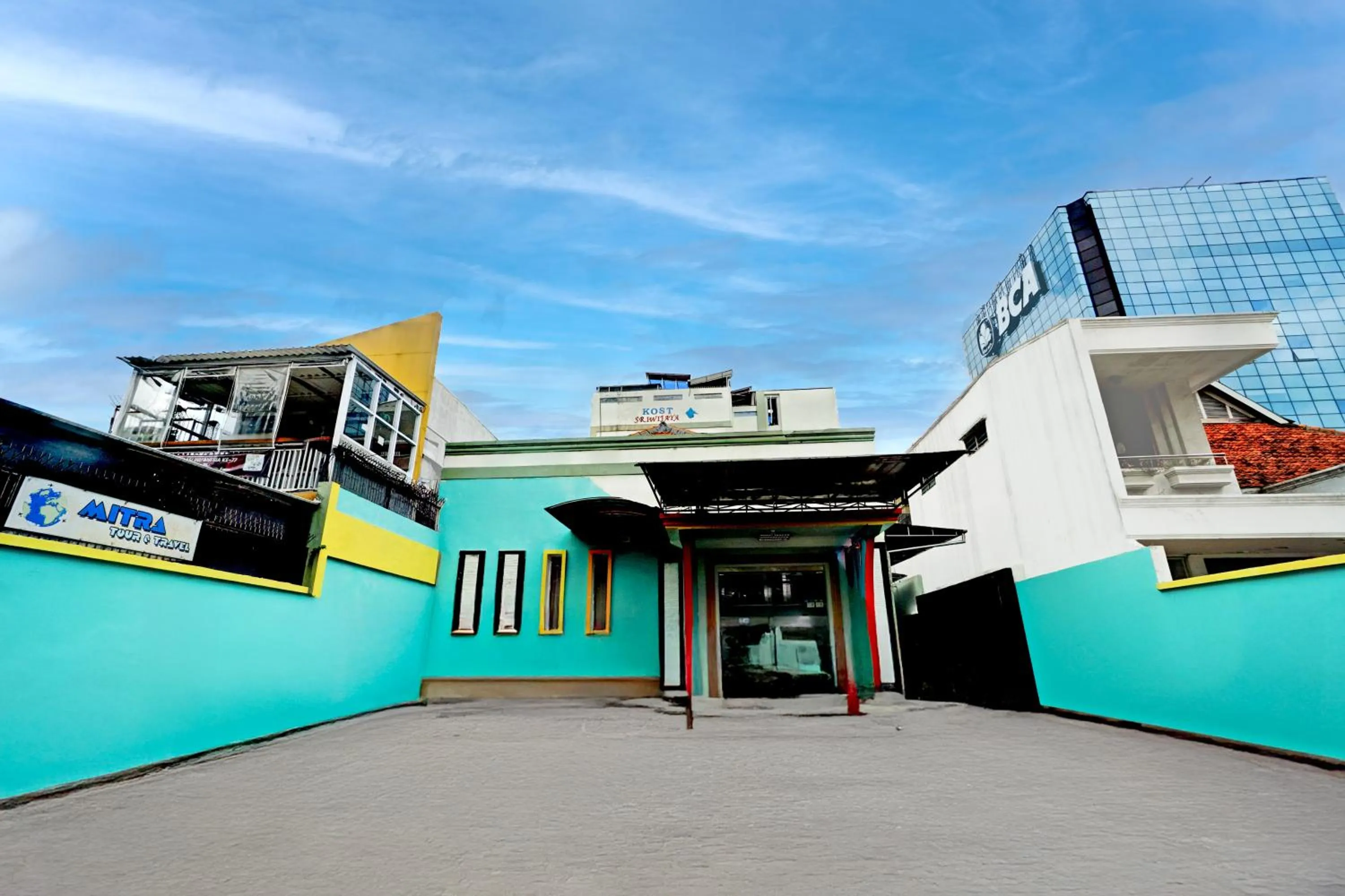 Property building in Hotel O Tegalsari Near Tunjungan Plaza