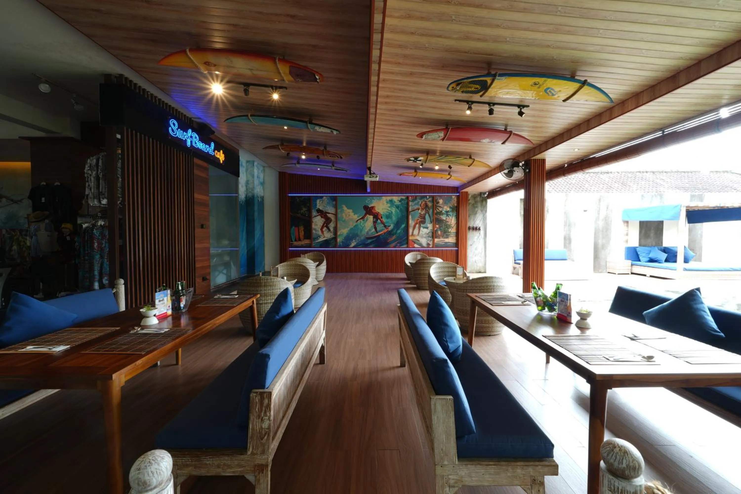 Seating area in Bliss Surfer Hotel Legian