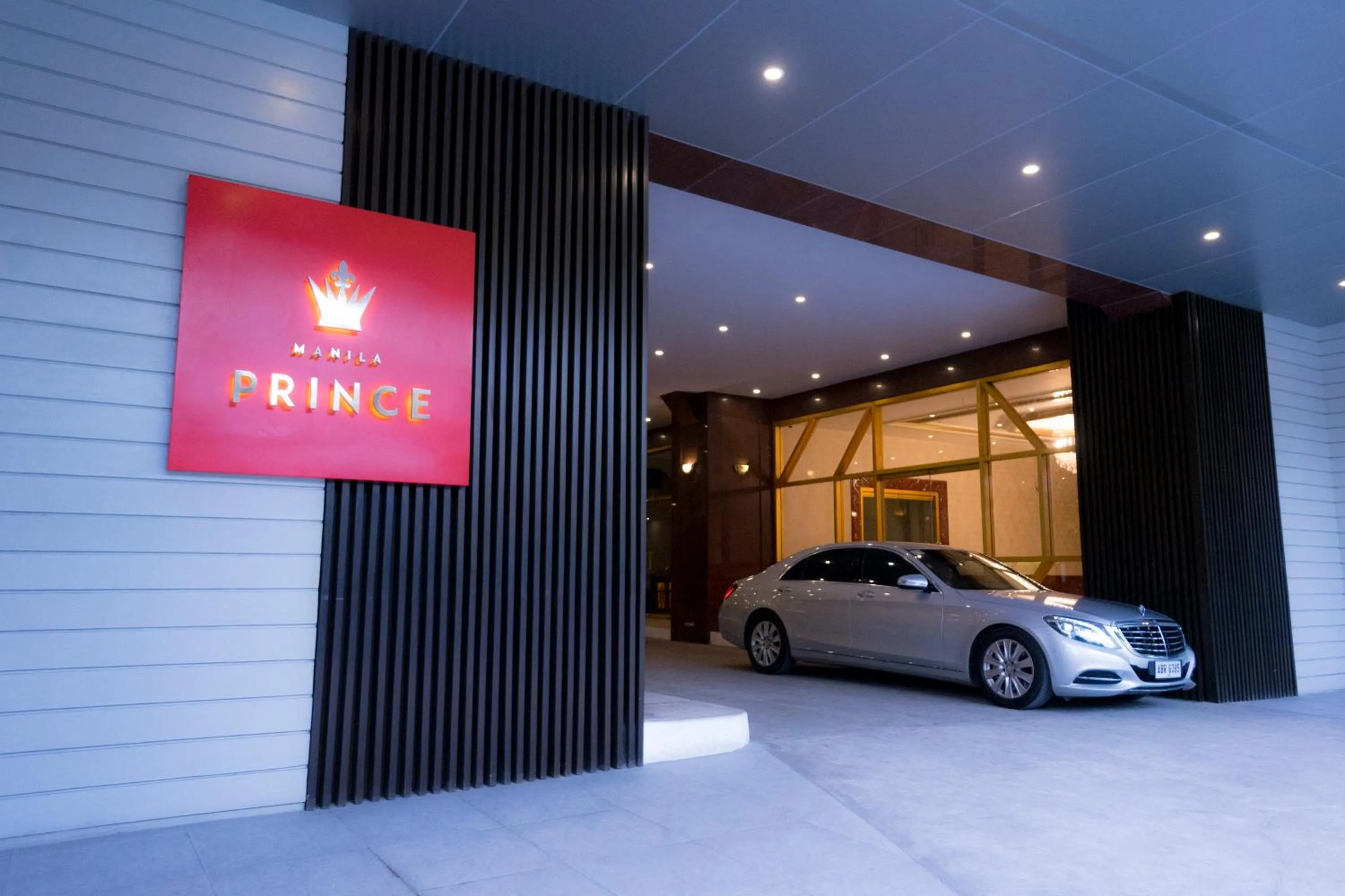 Facade/entrance in Manila Prince Hotel