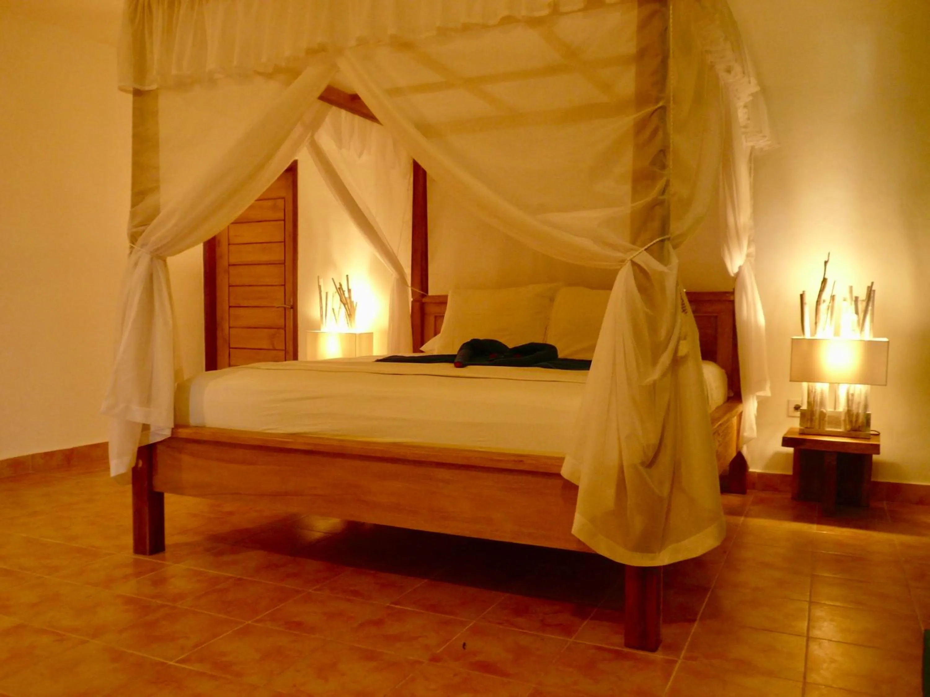 Bedroom, Bed in Vienna Beach Resort