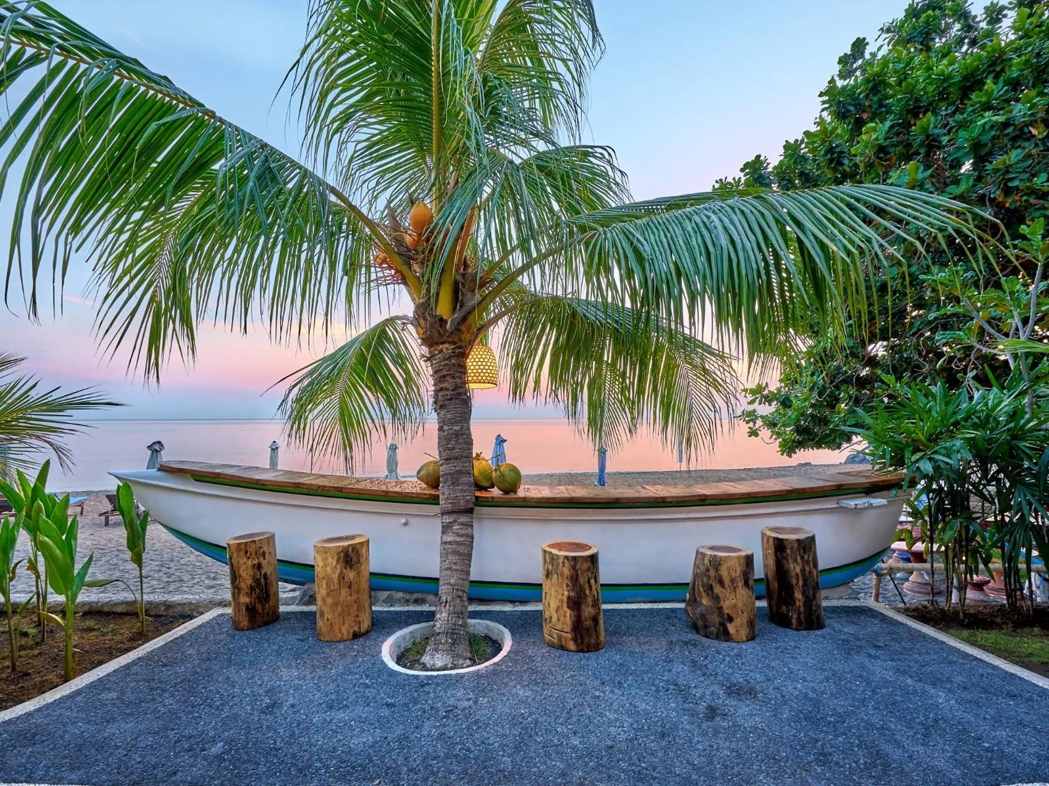 Lounge or bar in Vienna Beach Resort