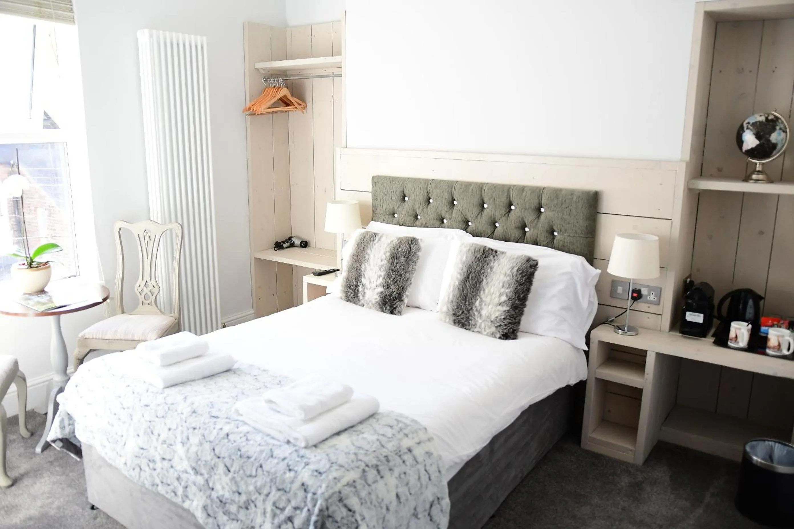 Bedroom, Bed in Vikings Accommodation