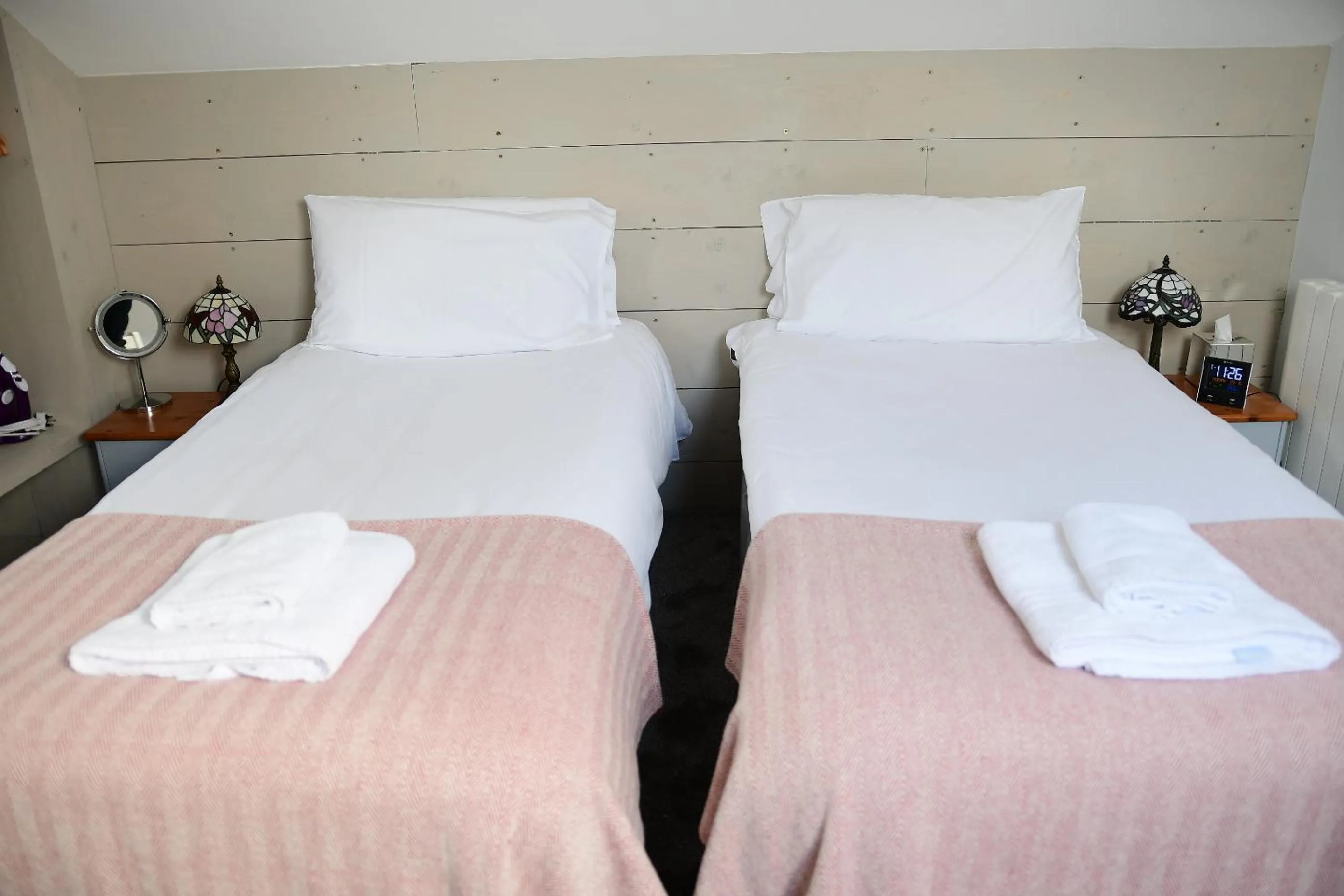 Bedroom, Bed in Vikings Accommodation