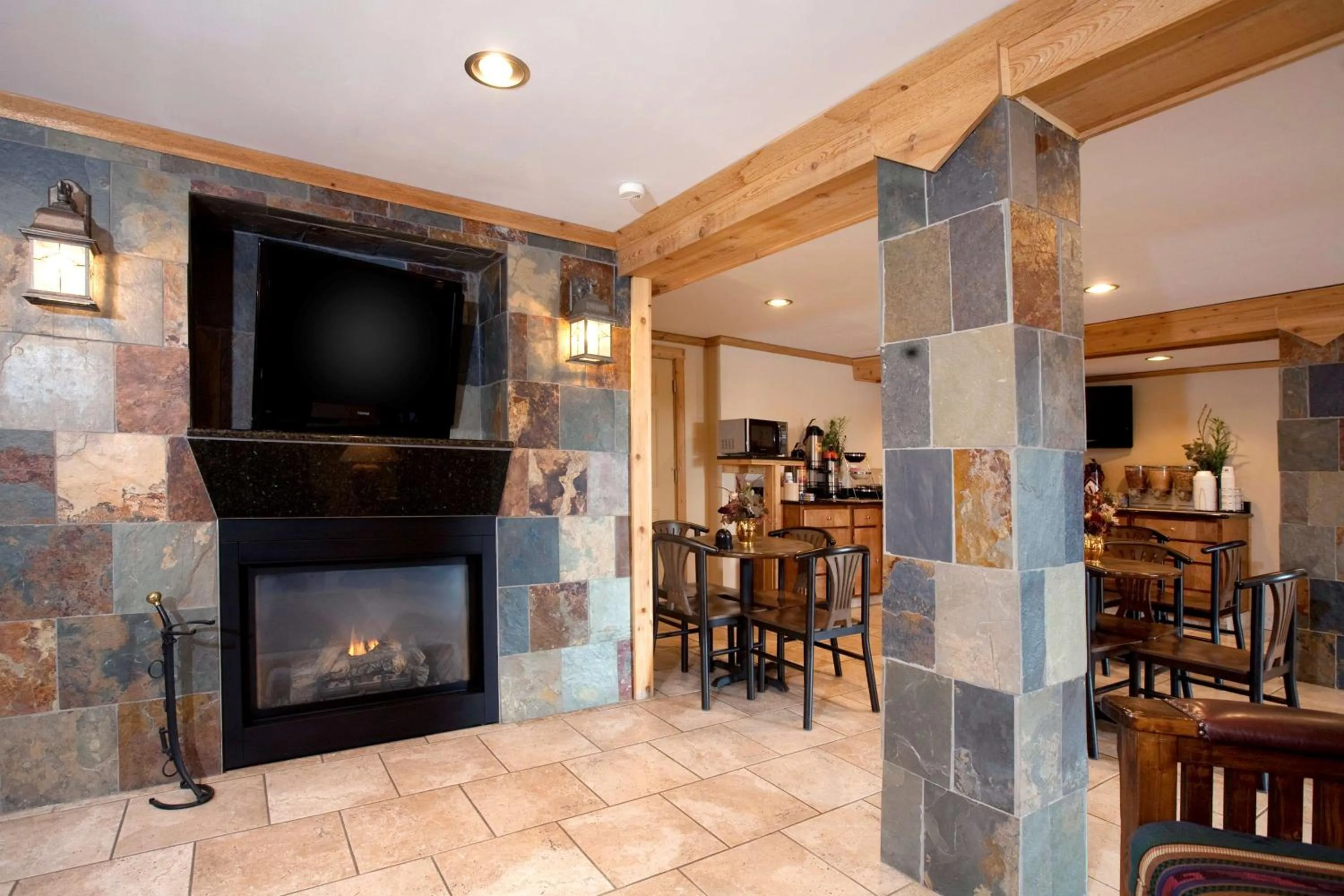 Lobby or reception in Best Western Torchlite