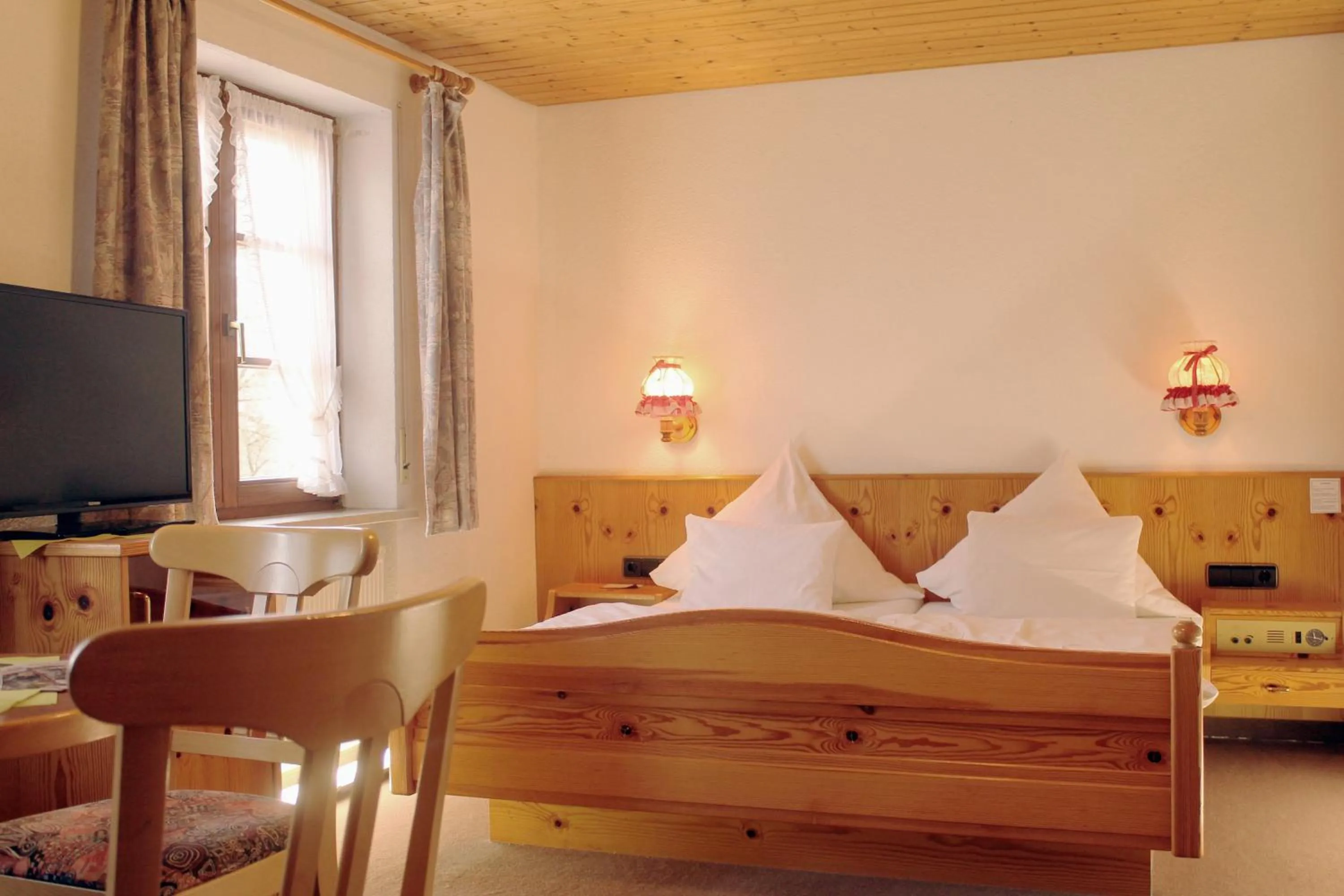 Bed in Erlebnisgastronomie Lochmuhle