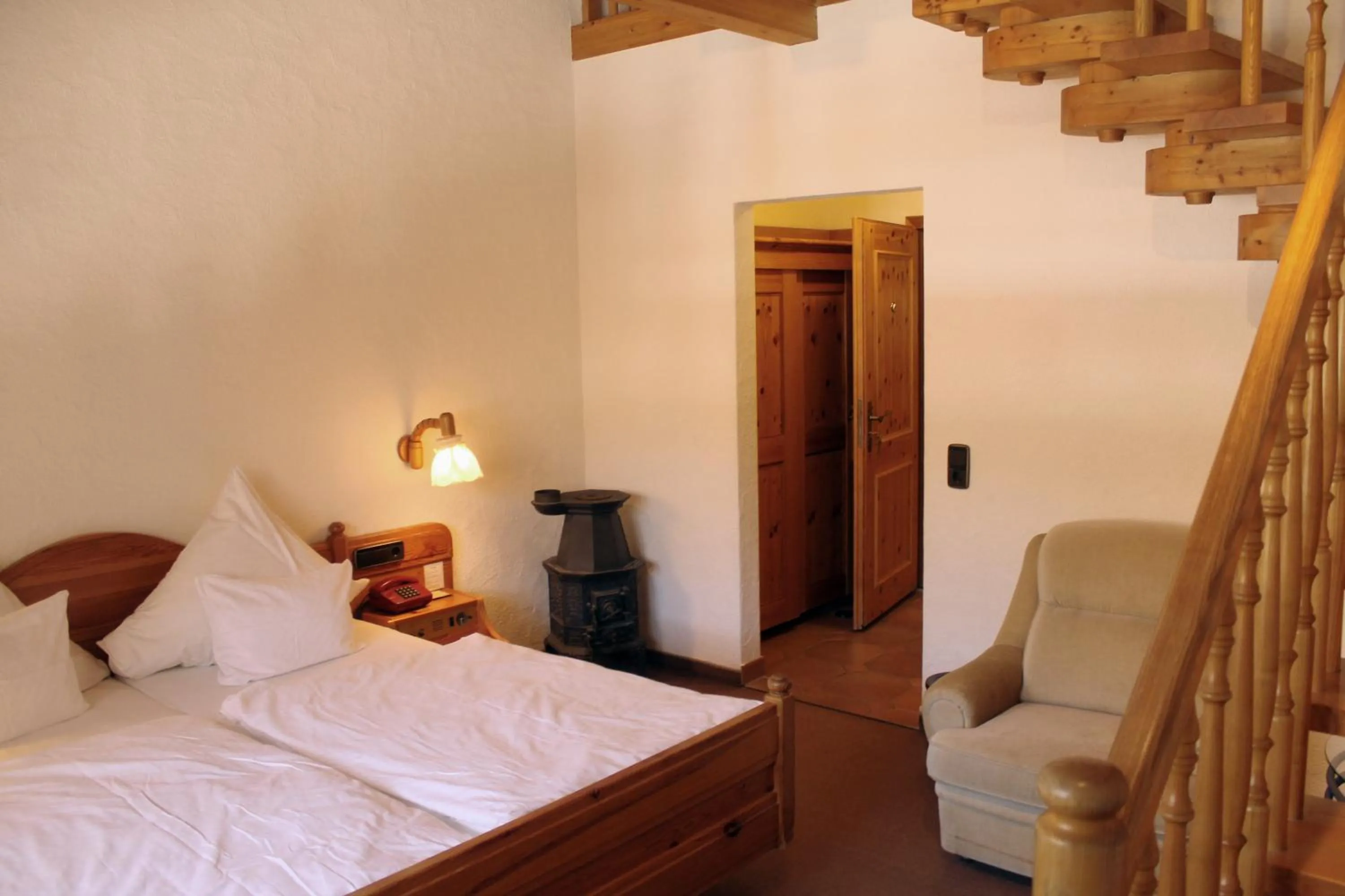 Bed in Erlebnisgastronomie Lochmuhle