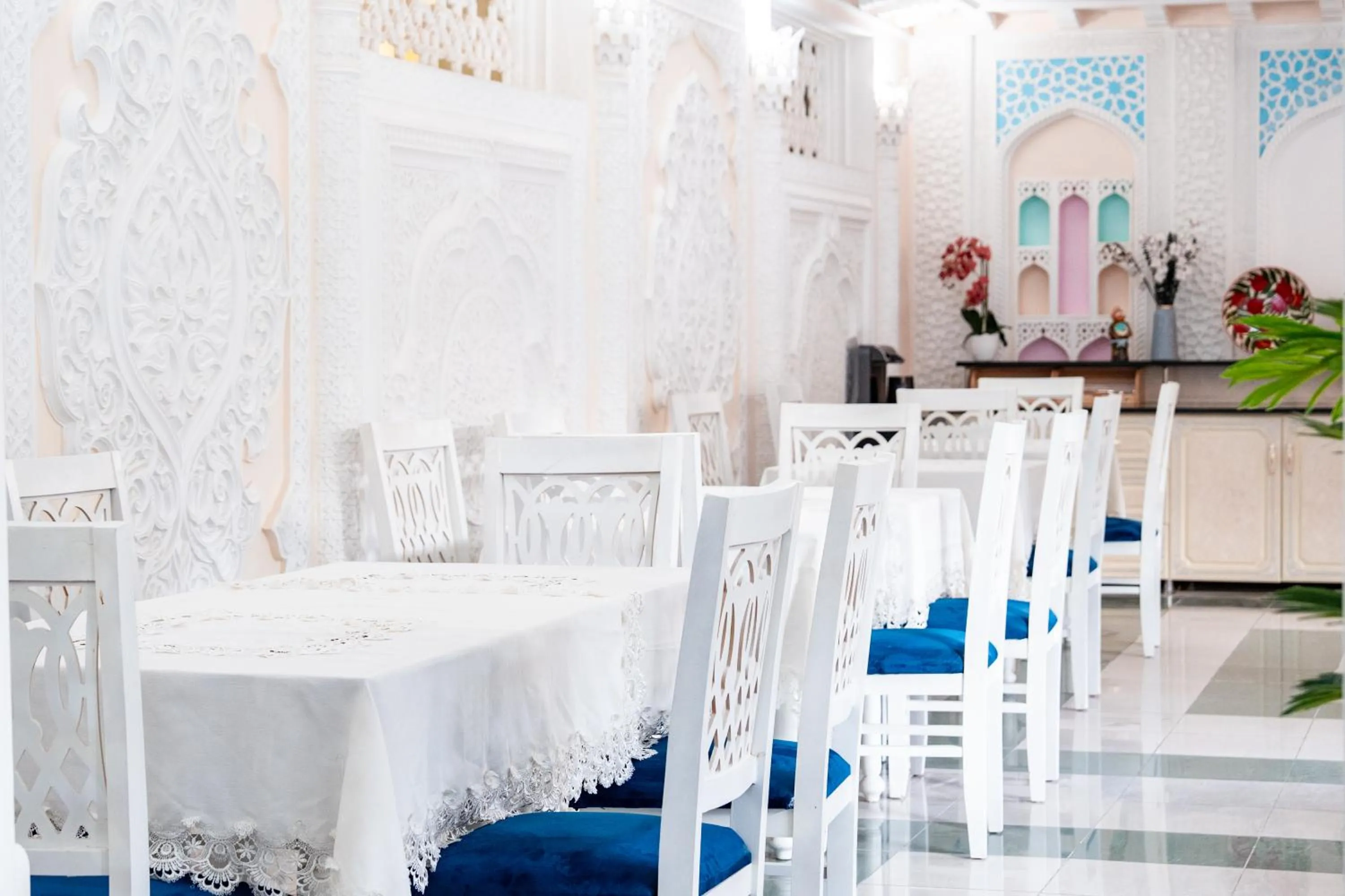 Restaurant/places to eat in Hotel Caravan Serail