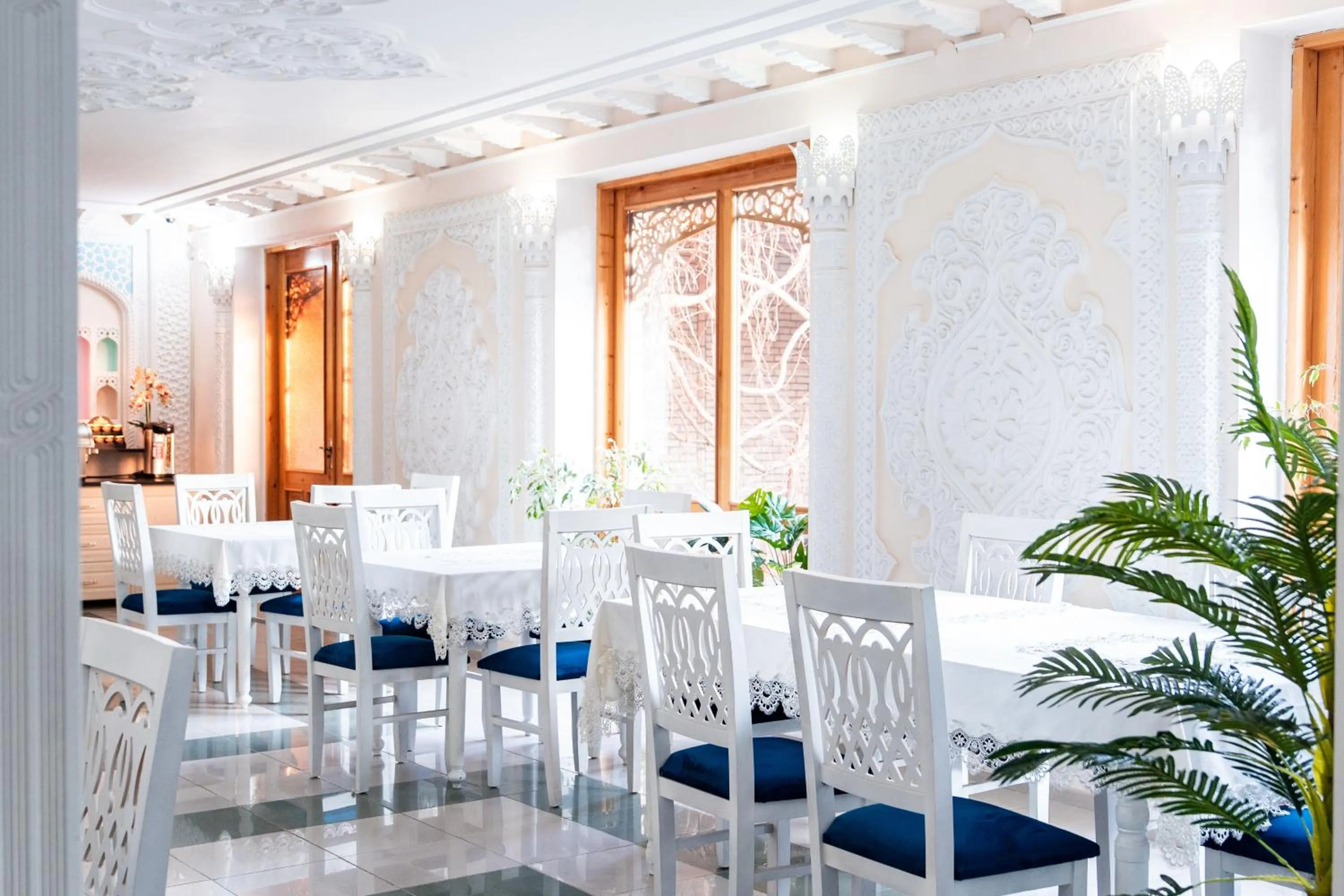 Restaurant/places to eat in Hotel Caravan Serail