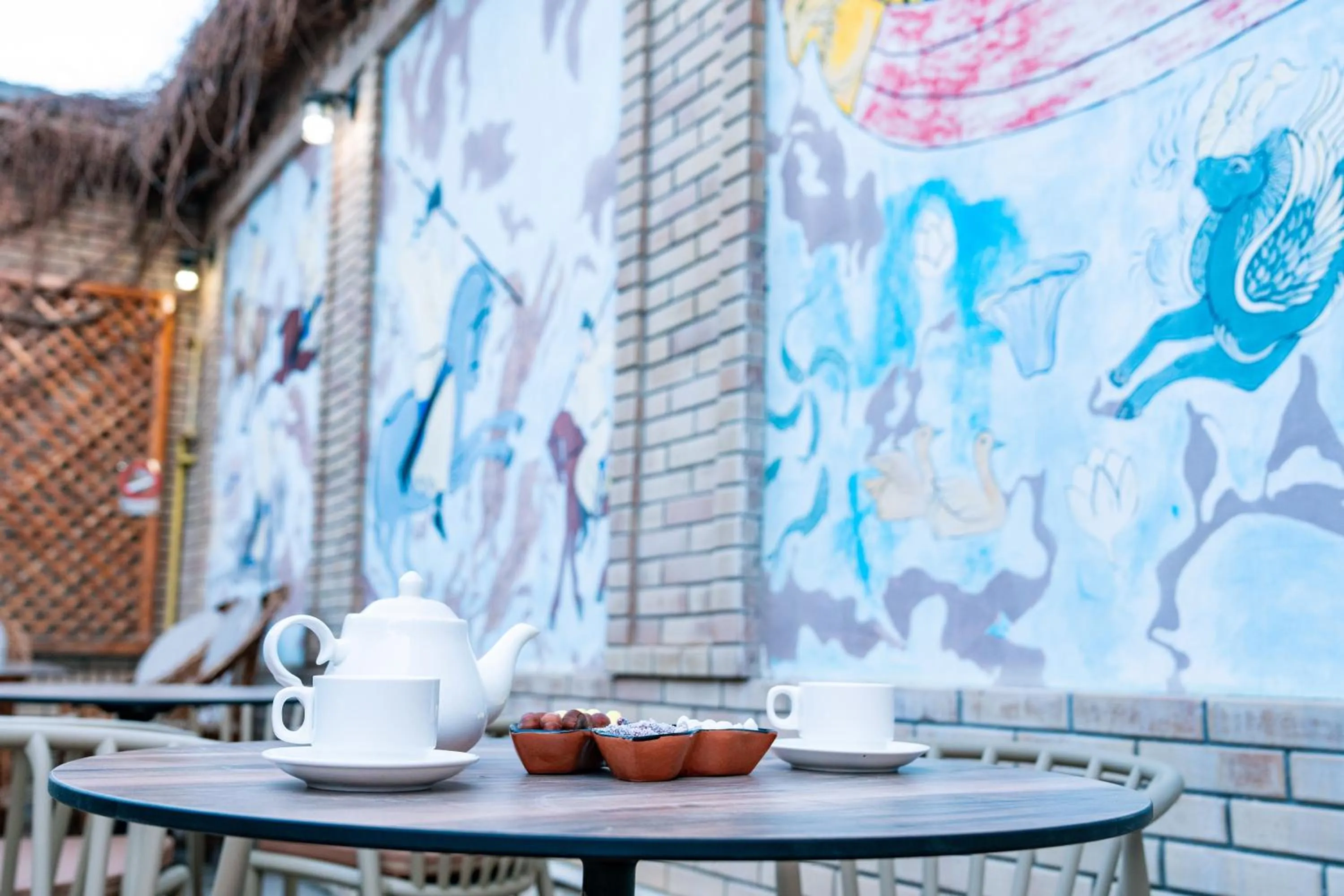 Day in Hotel Caravan Serail