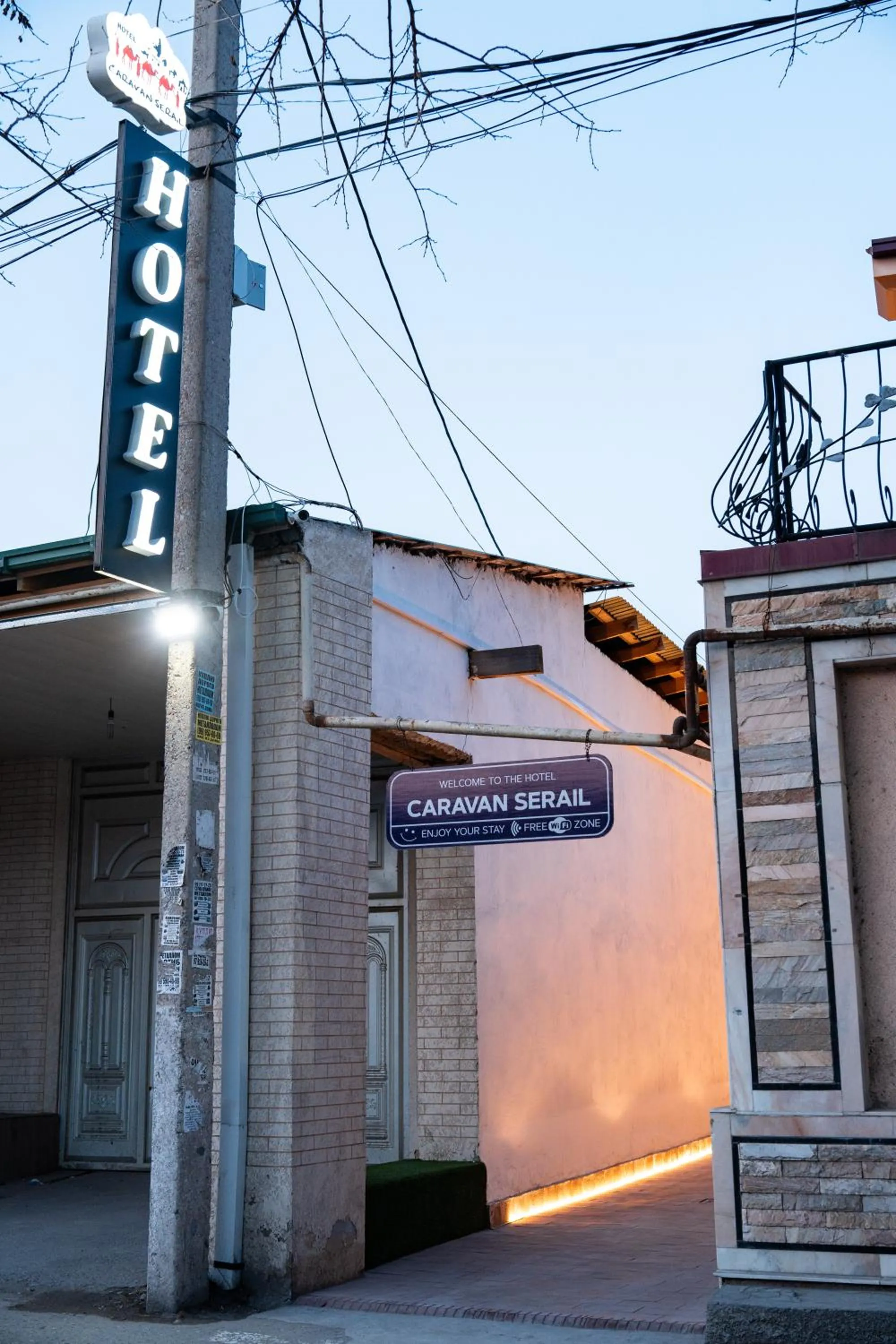 Facade/entrance in Hotel Caravan Serail