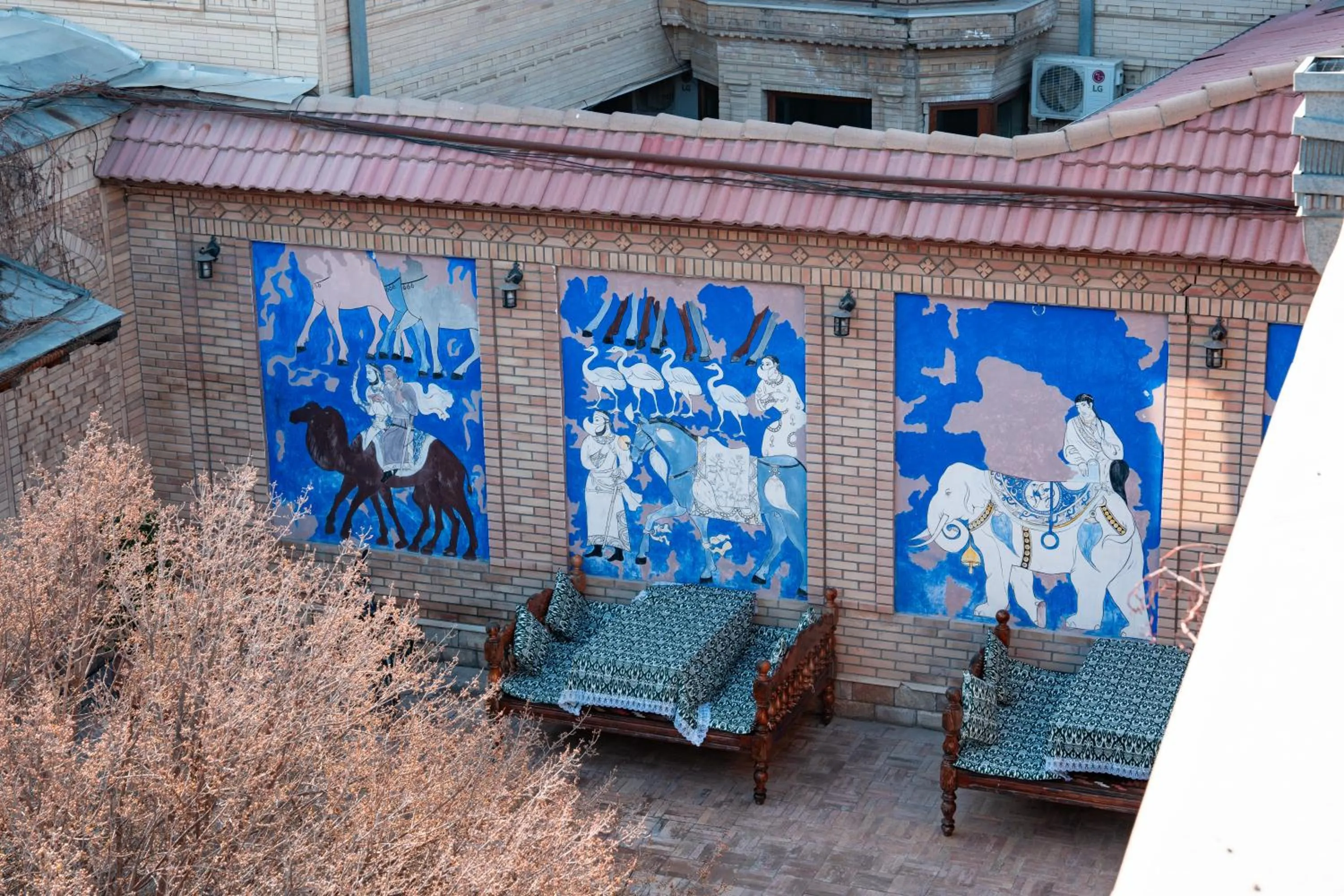 Patio in Hotel Caravan Serail