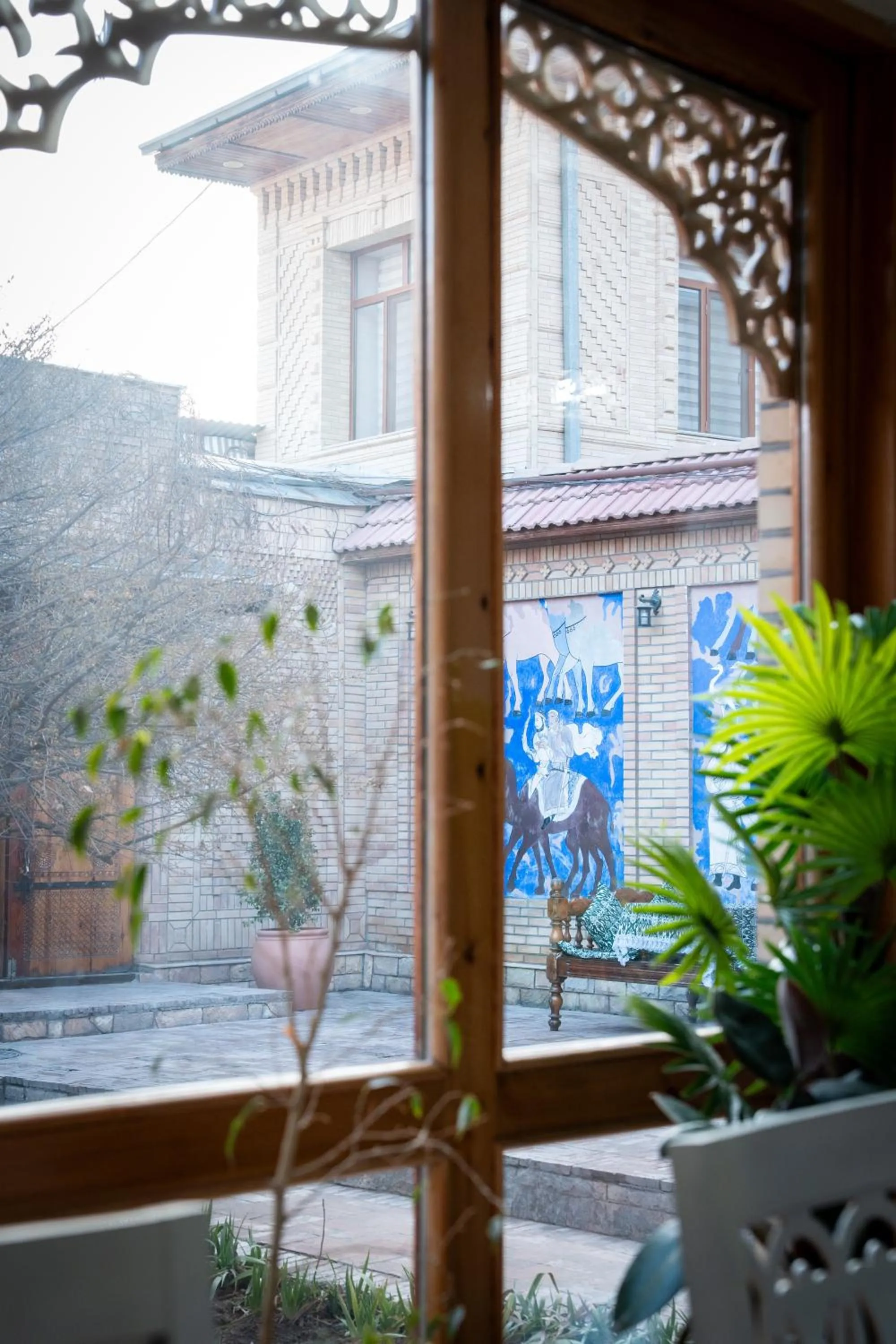 Day in Hotel Caravan Serail