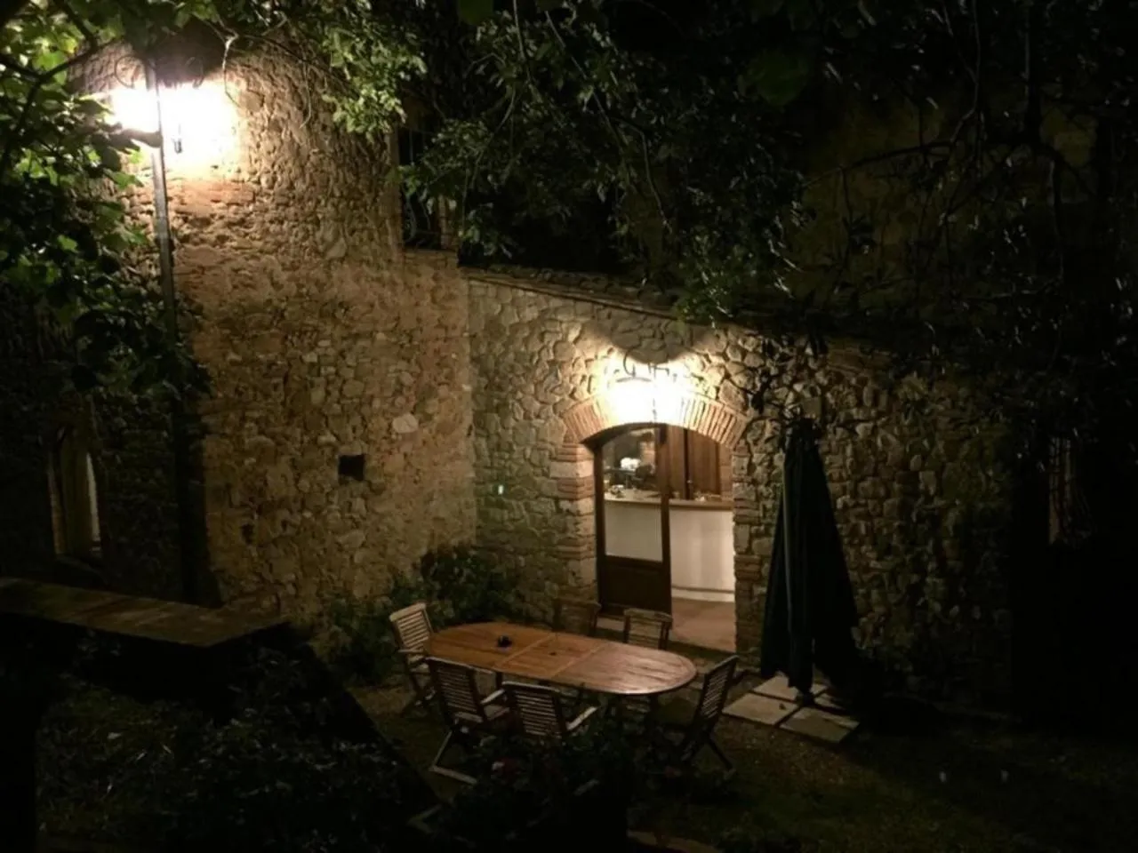 Property building in Hotel Giogliano