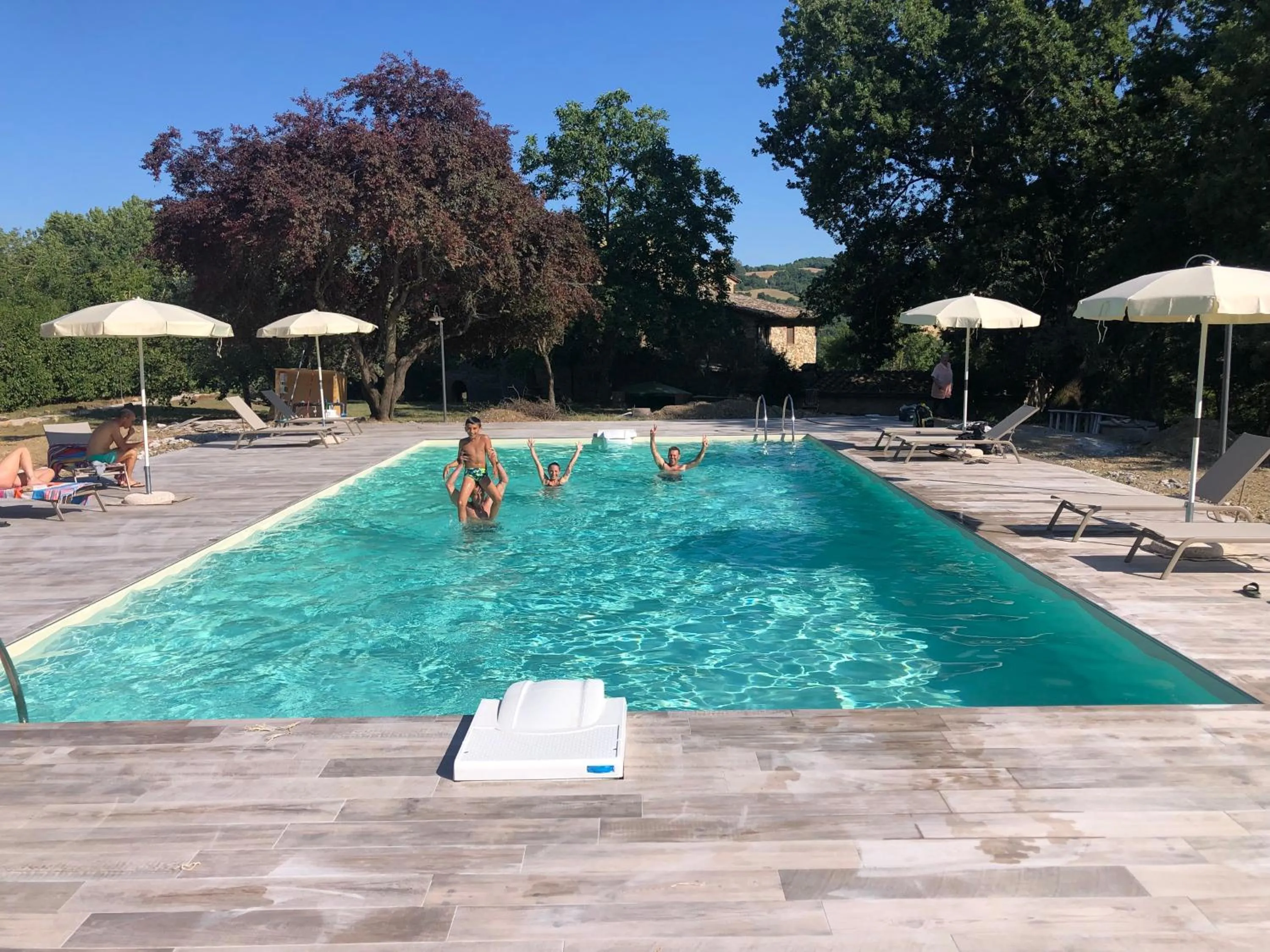 Pool view in Hotel Giogliano