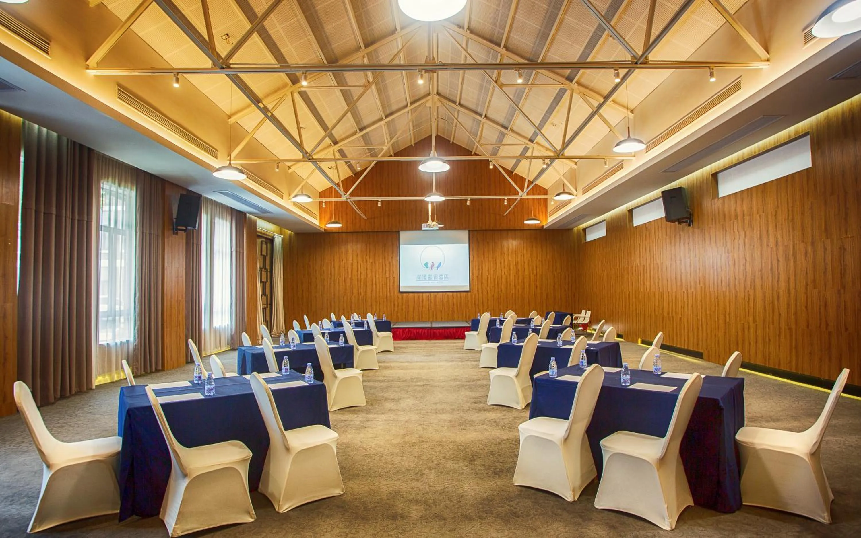 Meeting/conference room in Lin Ting Holiday Hotel Pudong Airport
