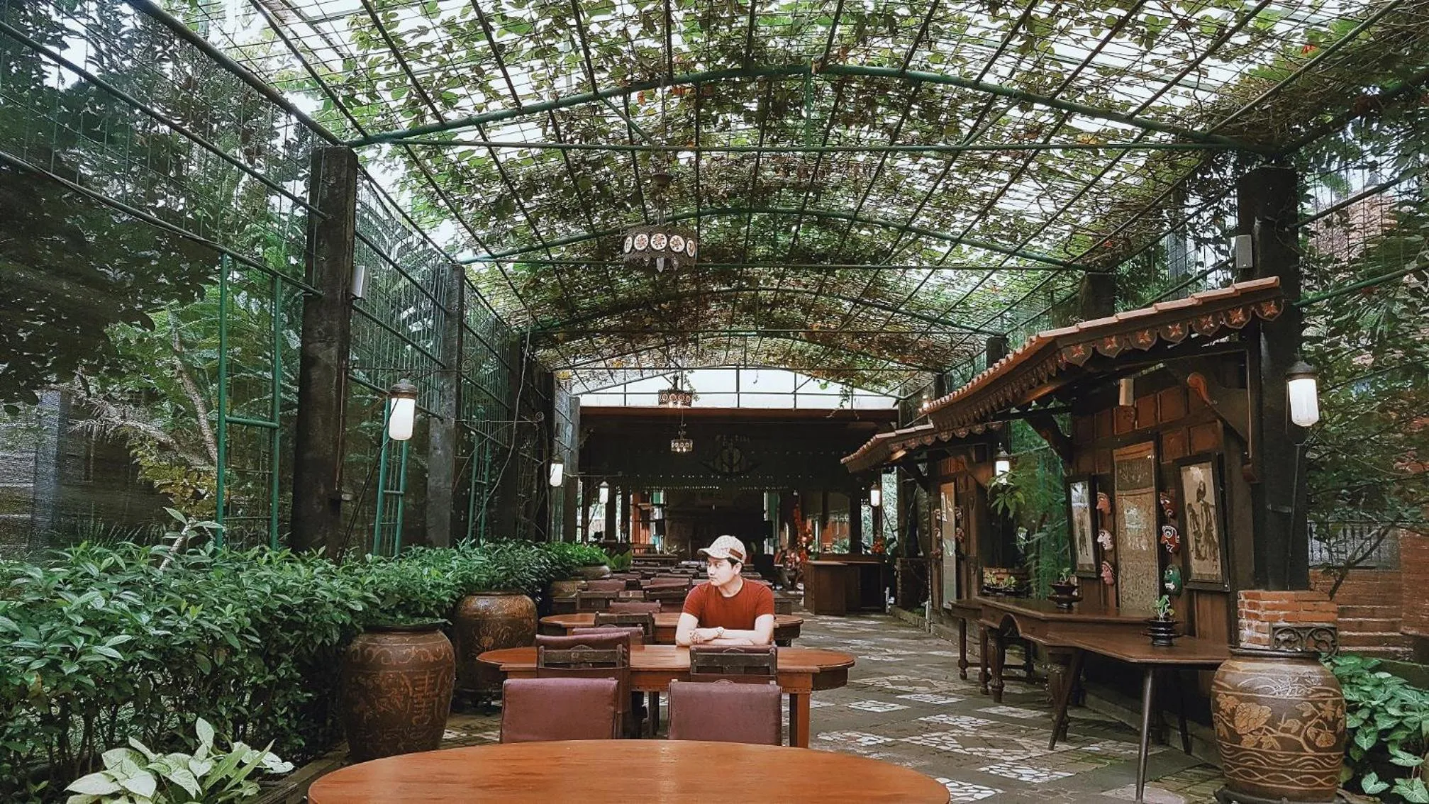 Restaurant/places to eat in Melva Balemong