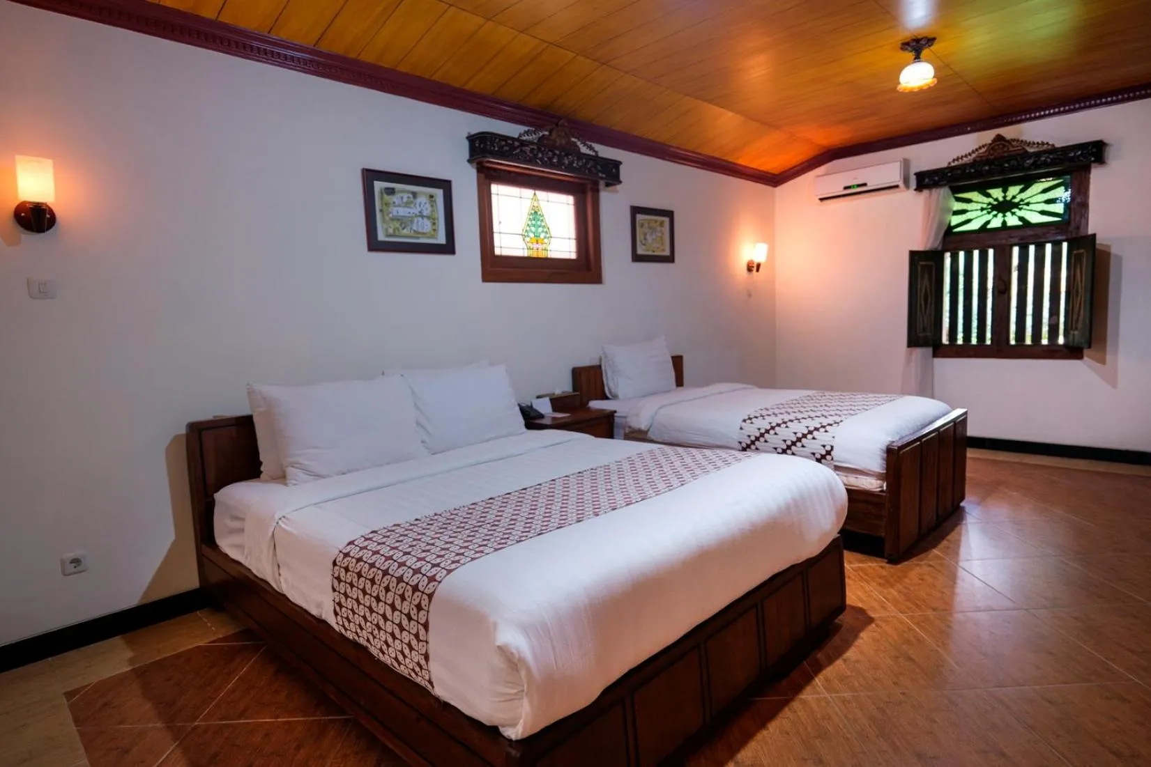 Bed in Melva Balemong