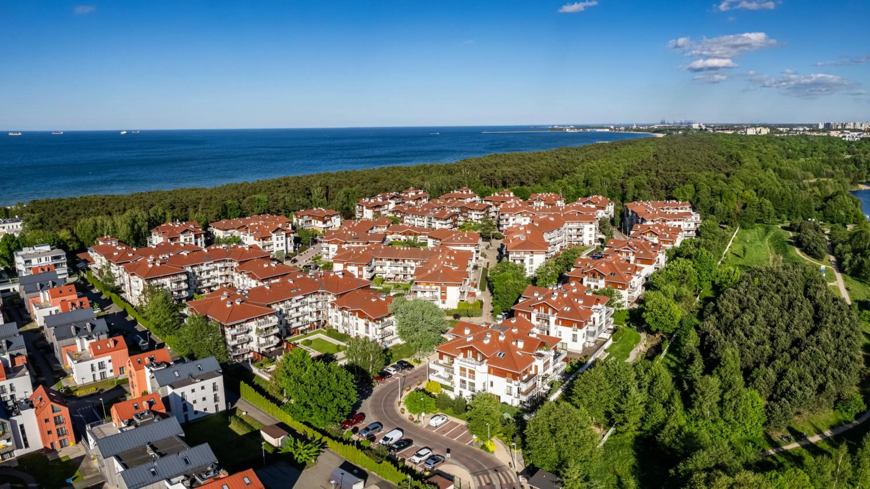Property building in Neptun Park, Sun & Snow