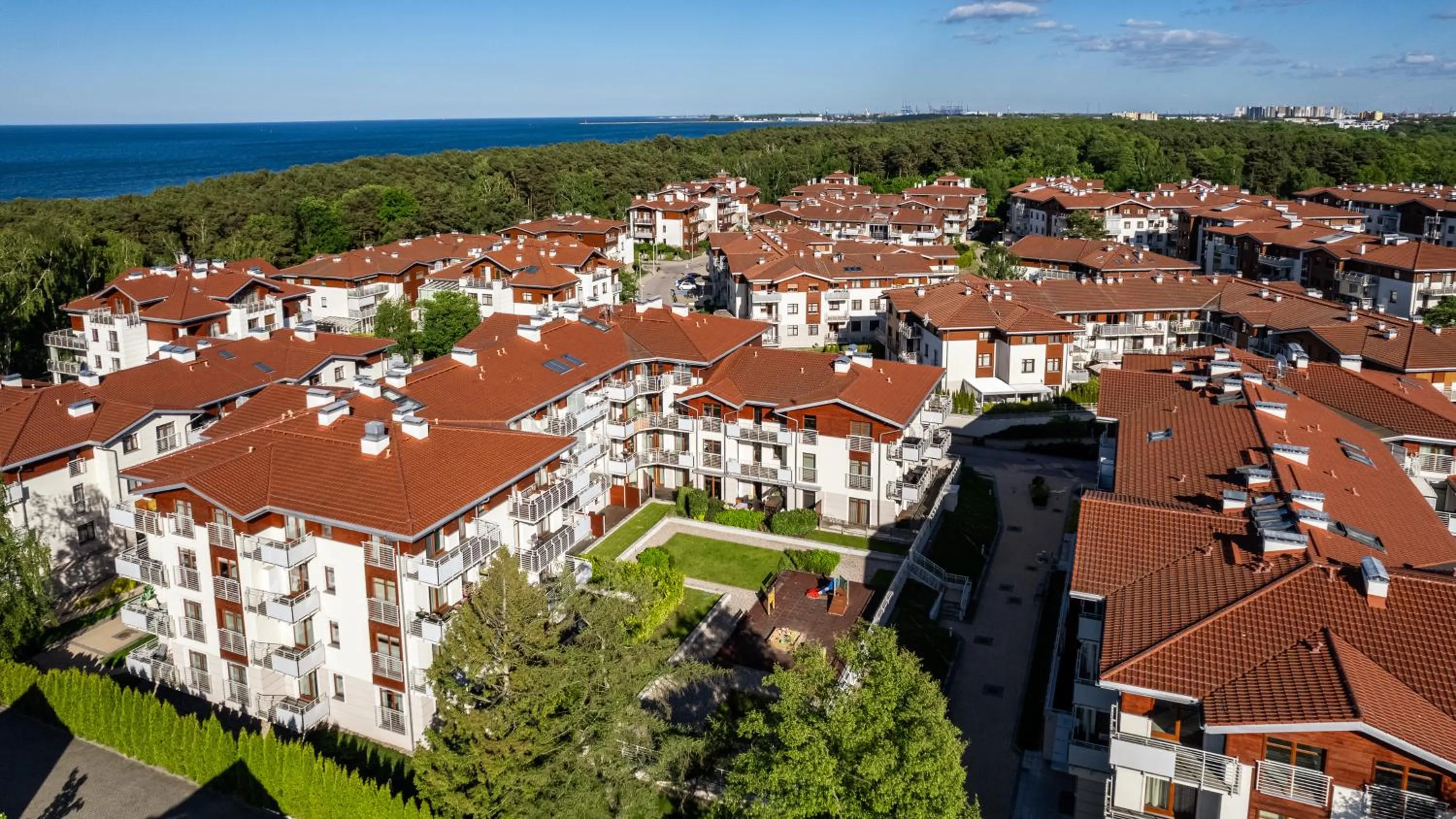 Property building in Neptun Park, Sun & Snow