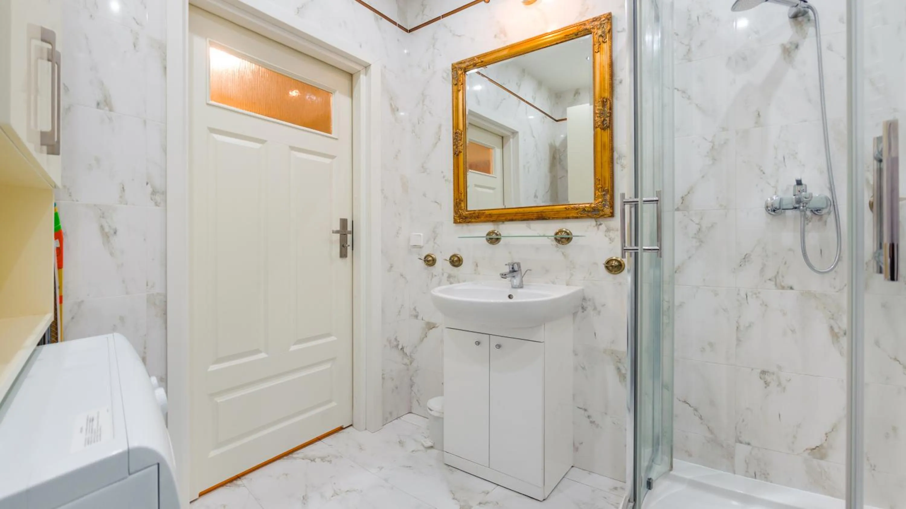 Bathroom in Neptun Park, Sun & Snow