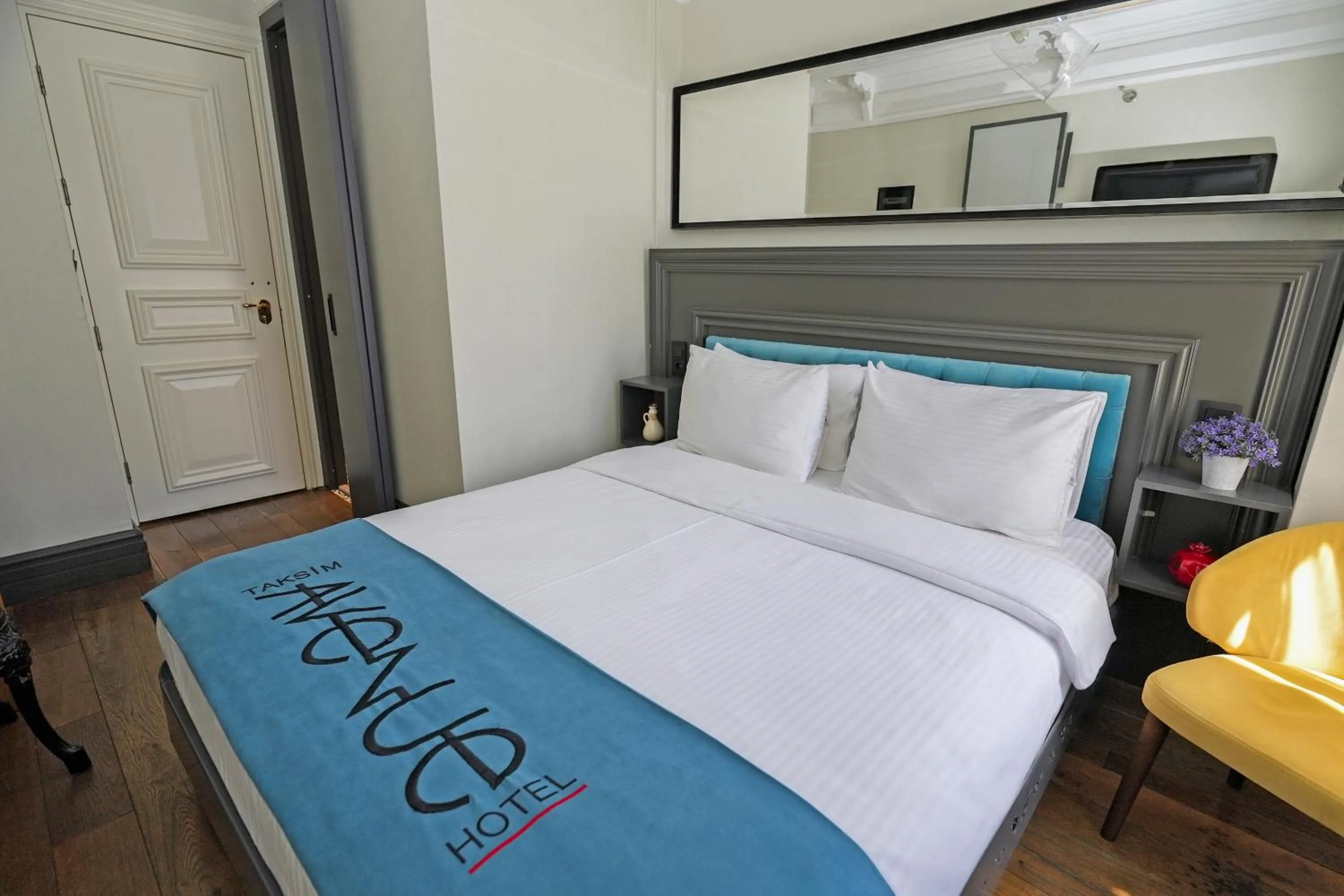 Bed in Taksim Avenue