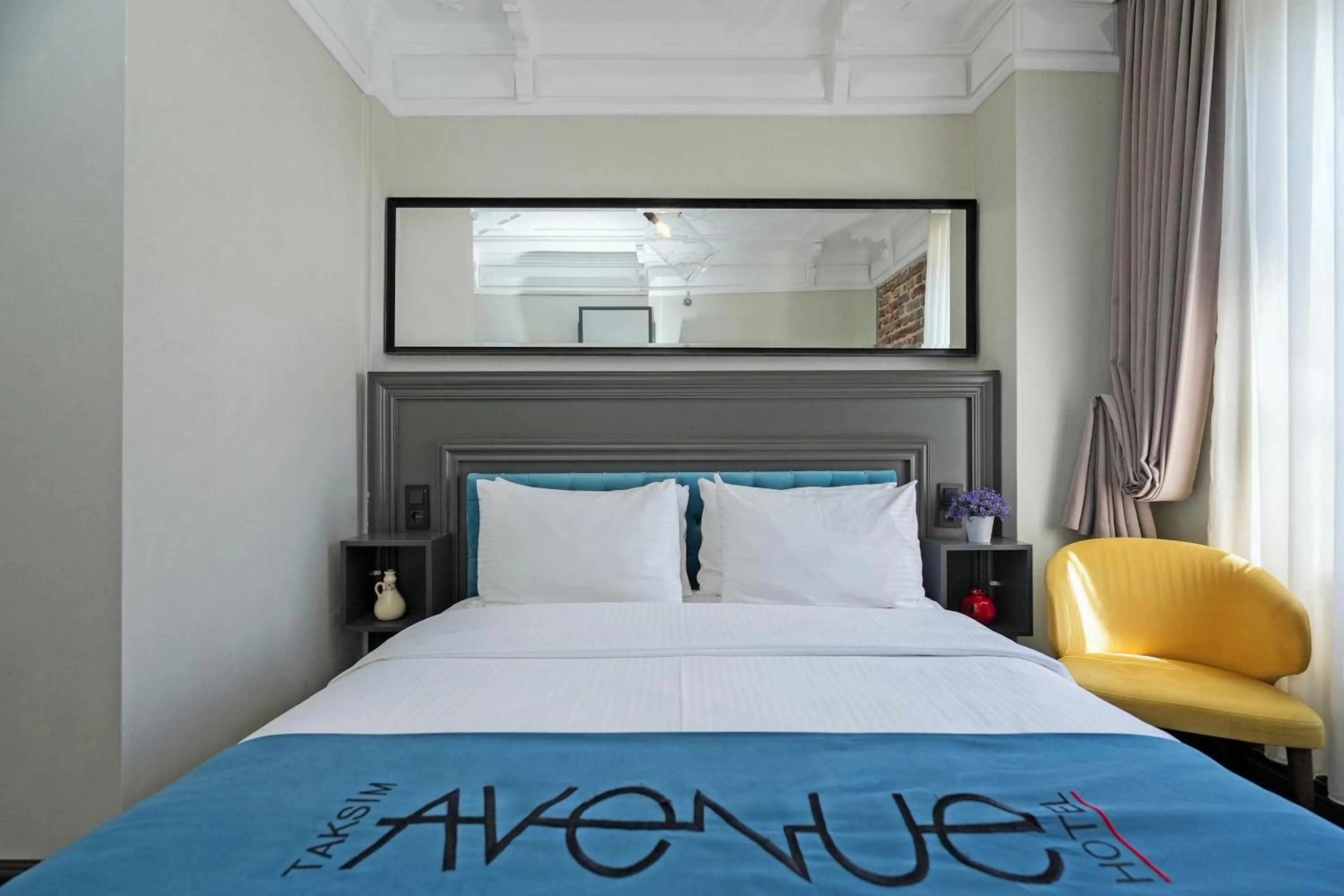 Bed in Taksim Avenue