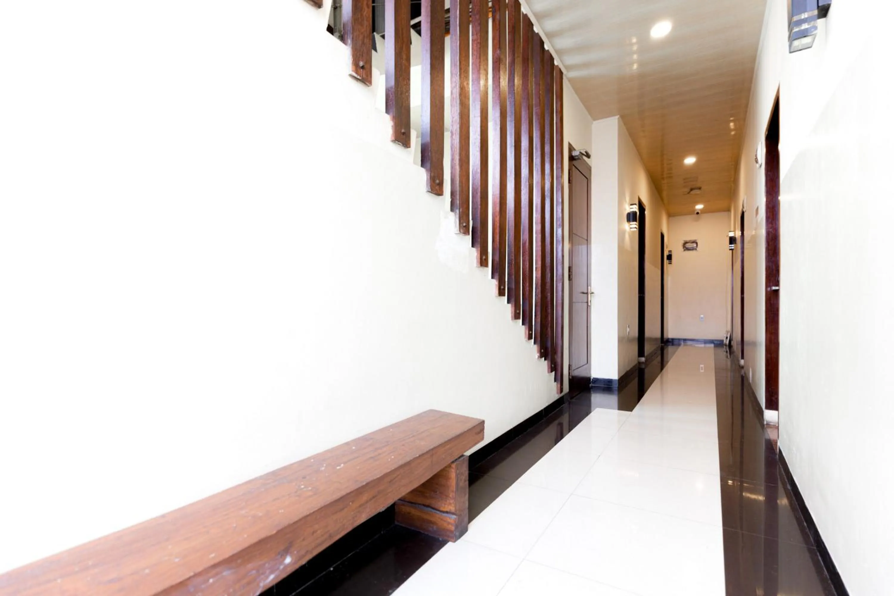 Property building in RedDoorz near Halim Perdanakusuma 3