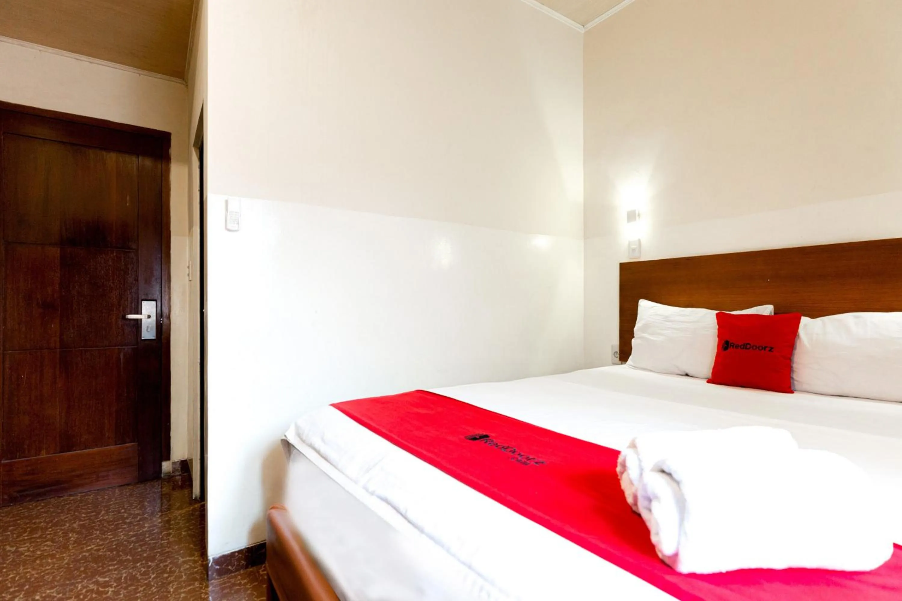 Bedroom, Bed in RedDoorz near Halim Perdanakusuma 3