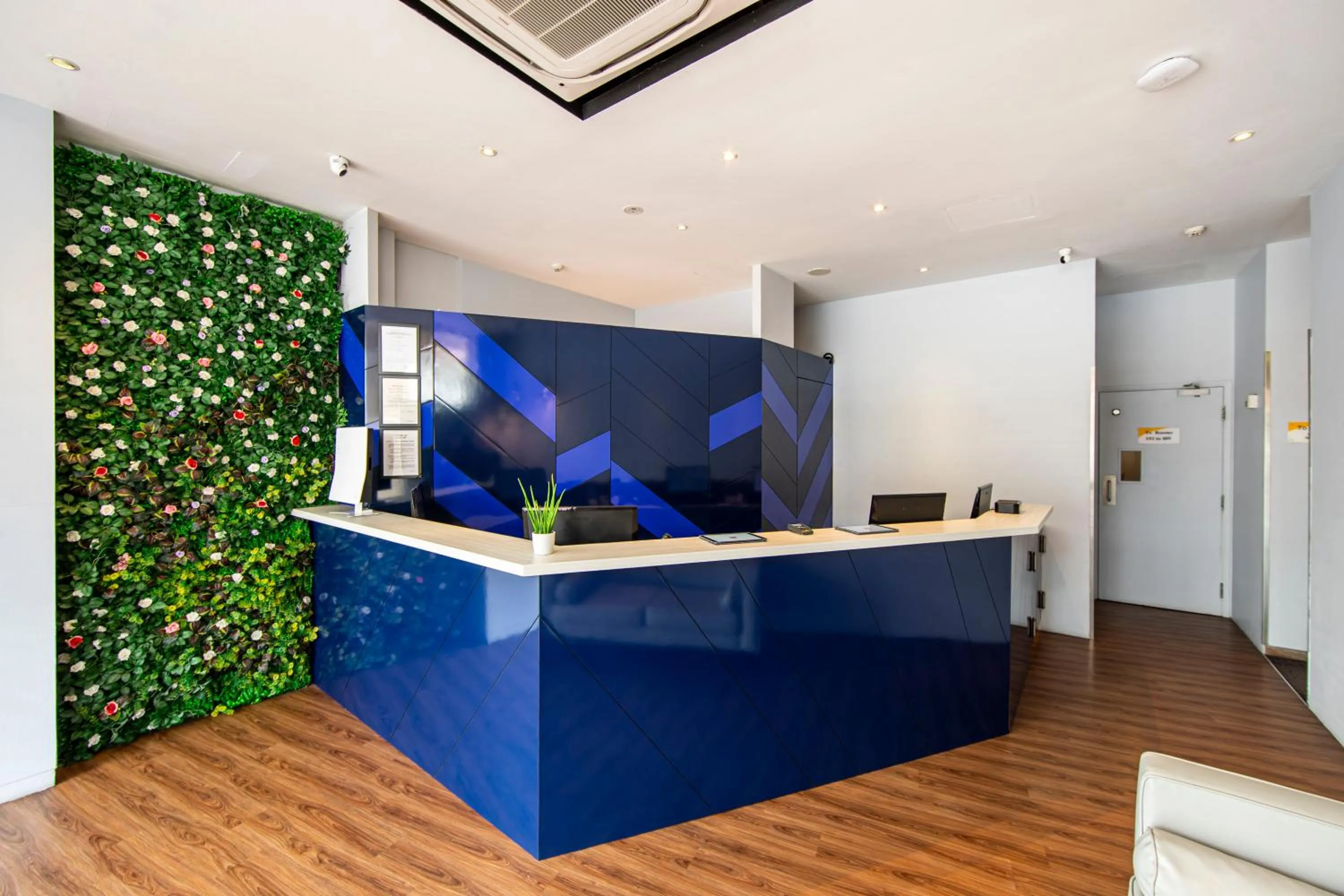 Lobby or reception in Fragrance Hotel - Classic