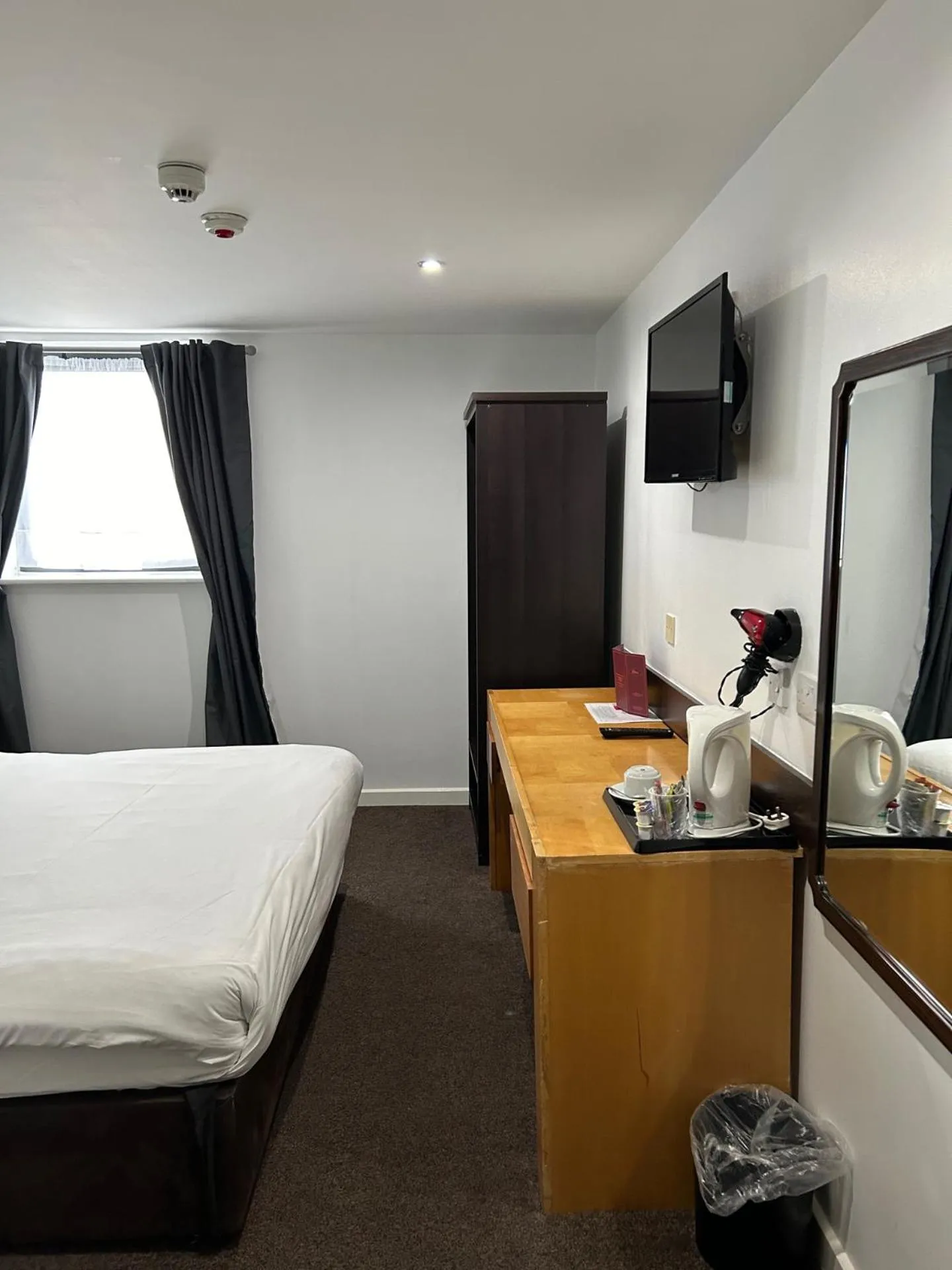 TV and multimedia, Bed in Ramada Birmingham Oldbury M5 J2