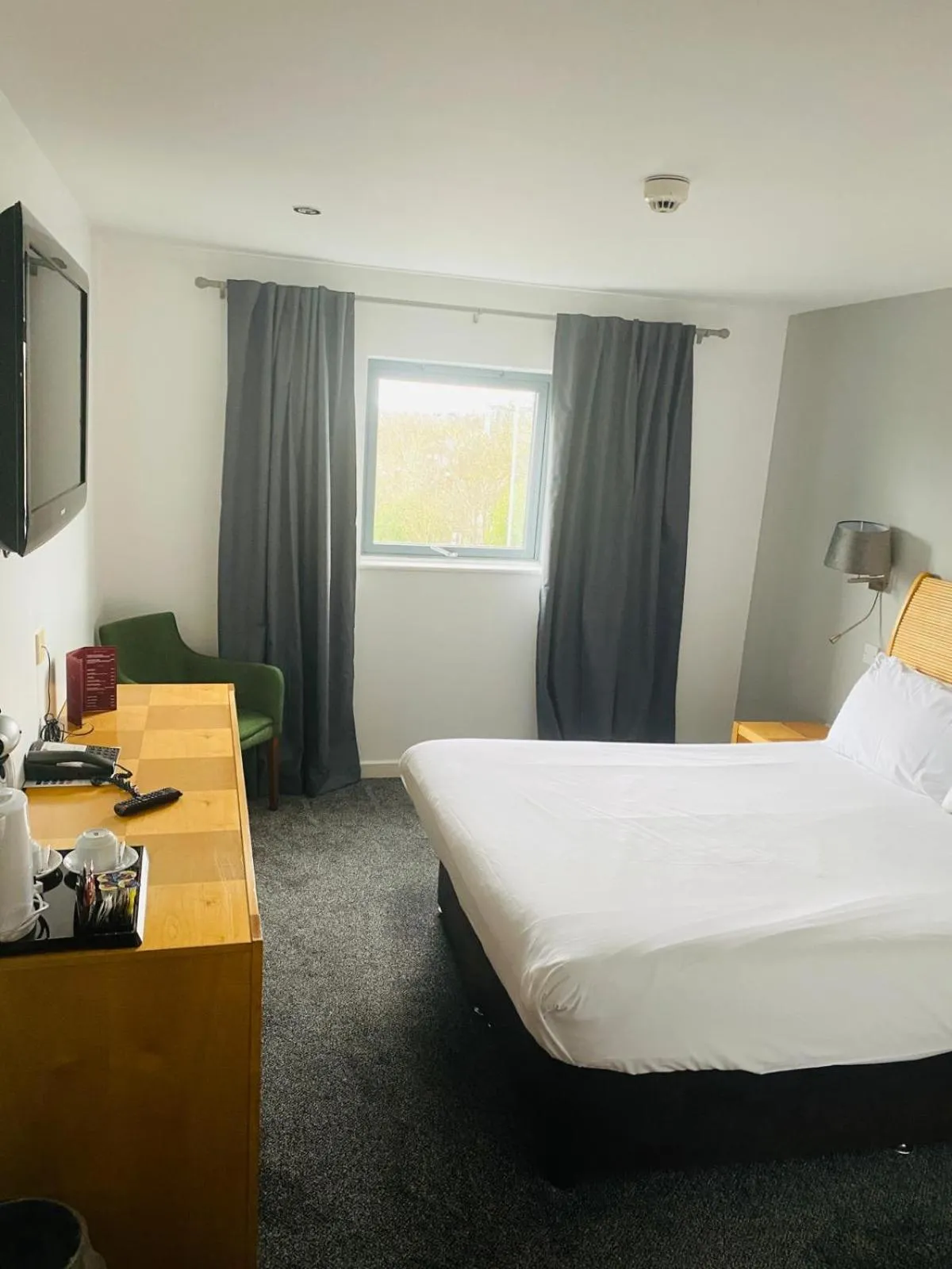 Property building, Bed in Ramada Birmingham Oldbury M5 J2