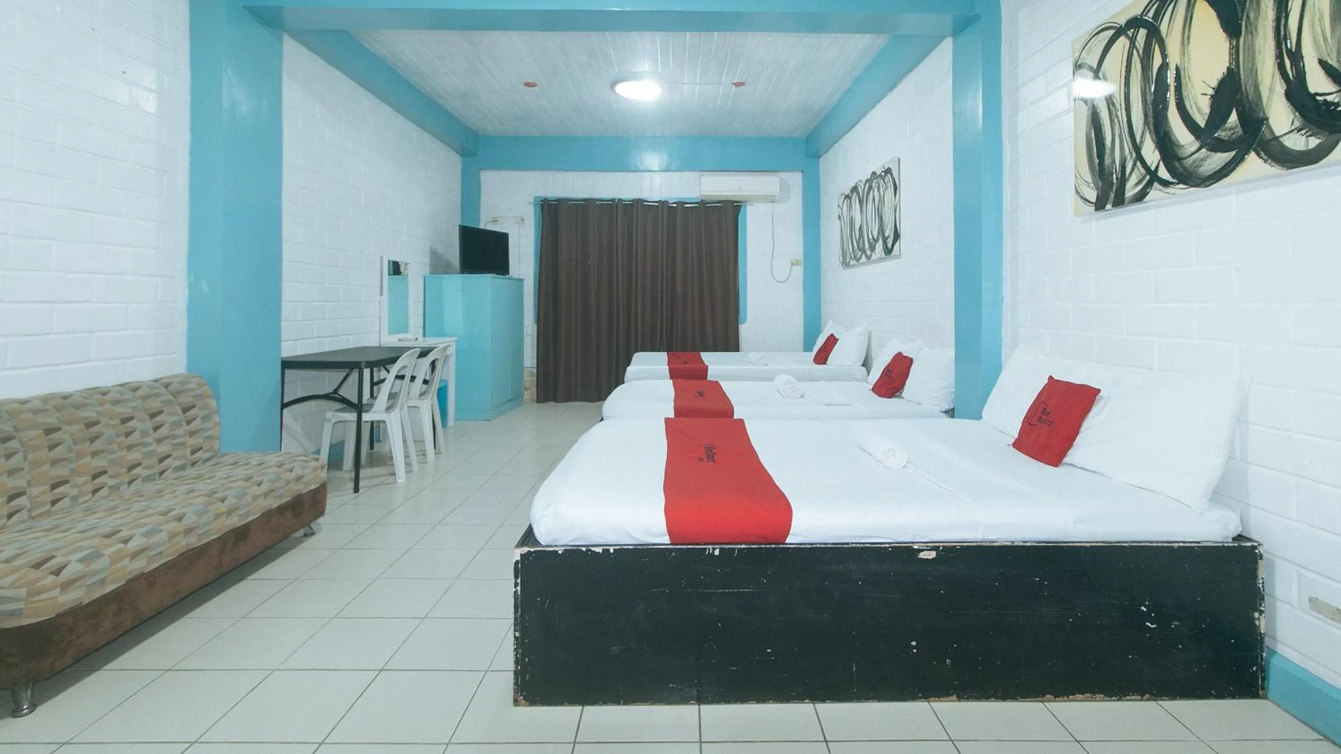 Bed in RedDoorz at La Maria Pension And Tourist Inn