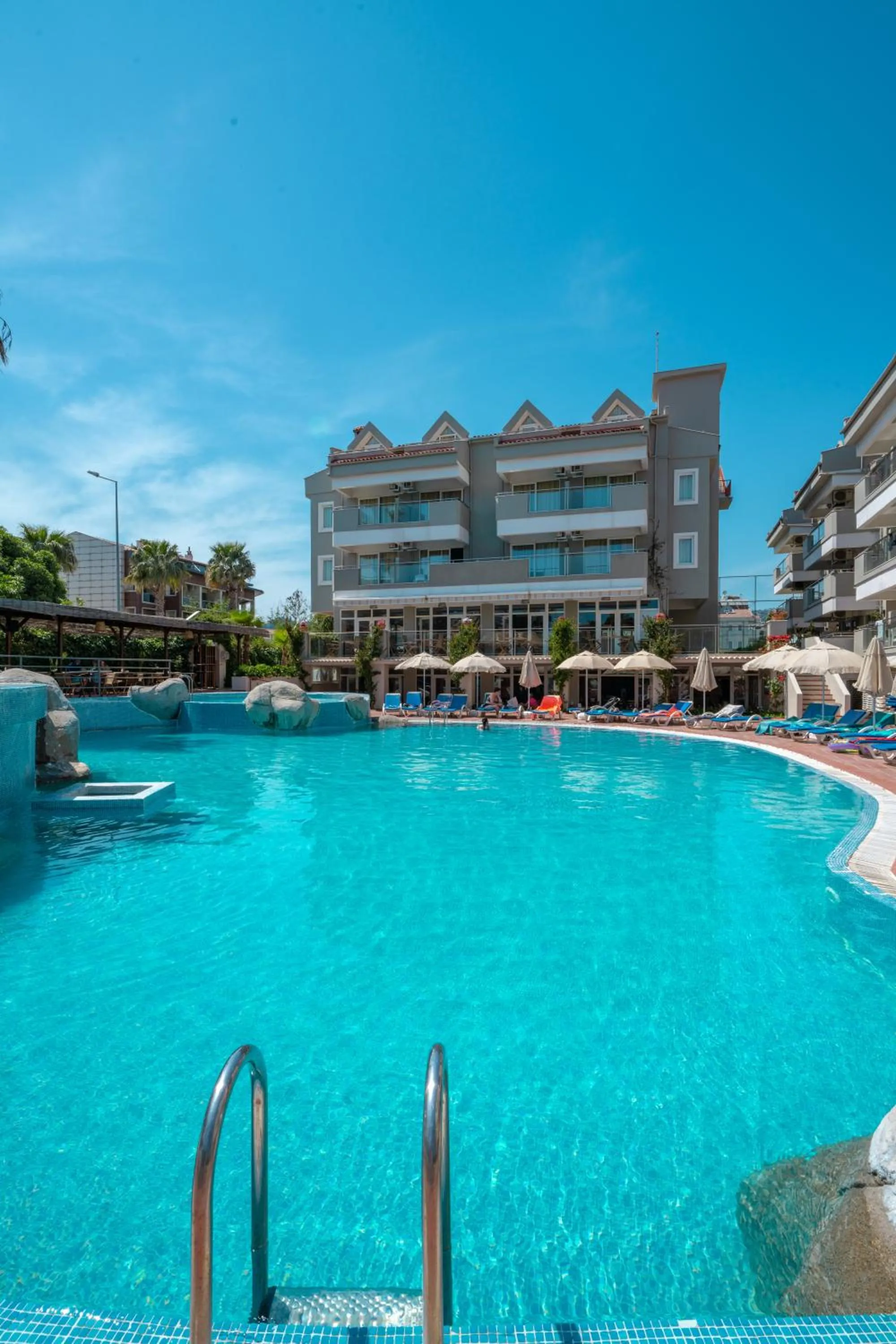 Swimming pool in Begonville Hotel