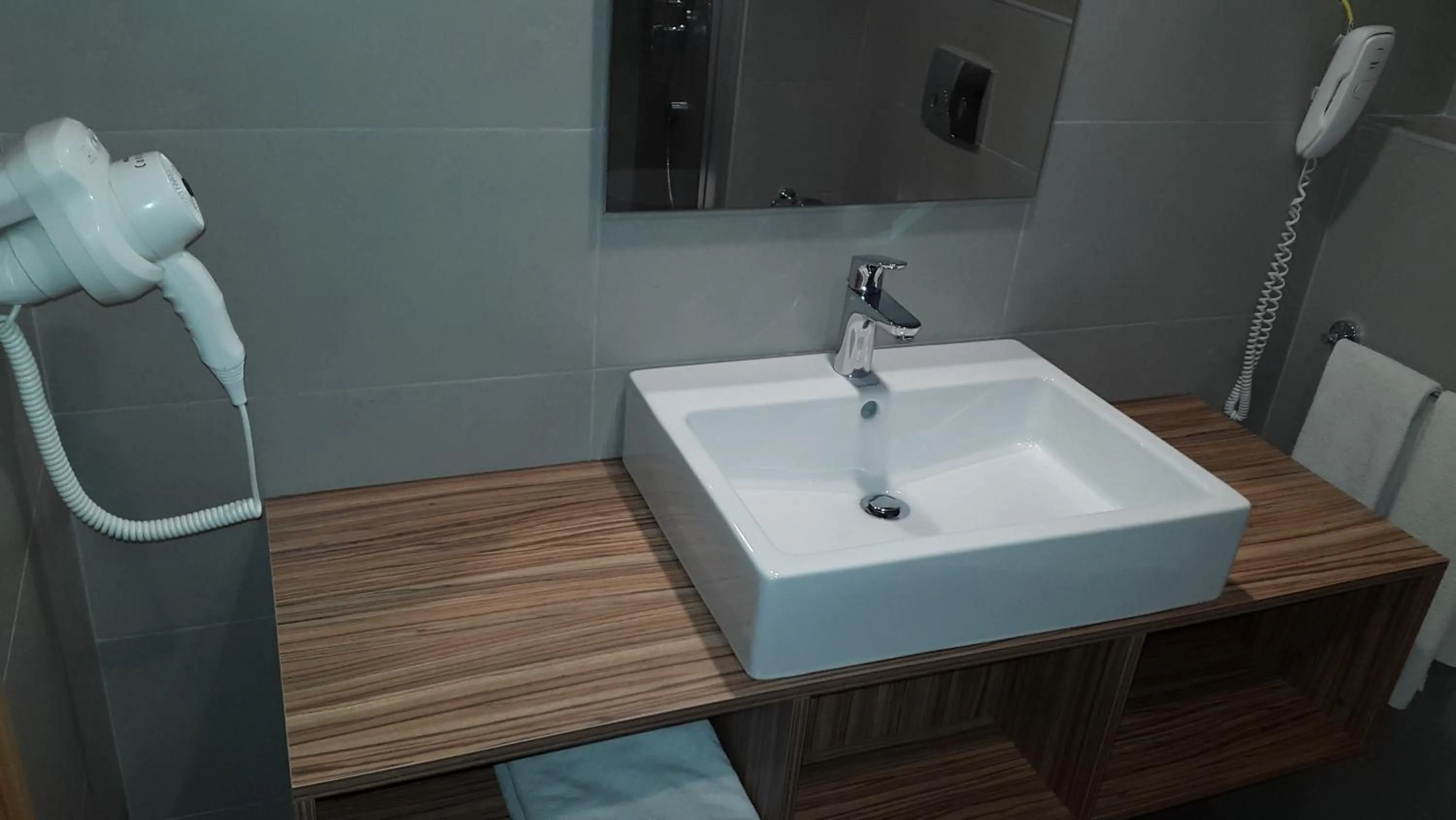 Bathroom in Begonville Hotel