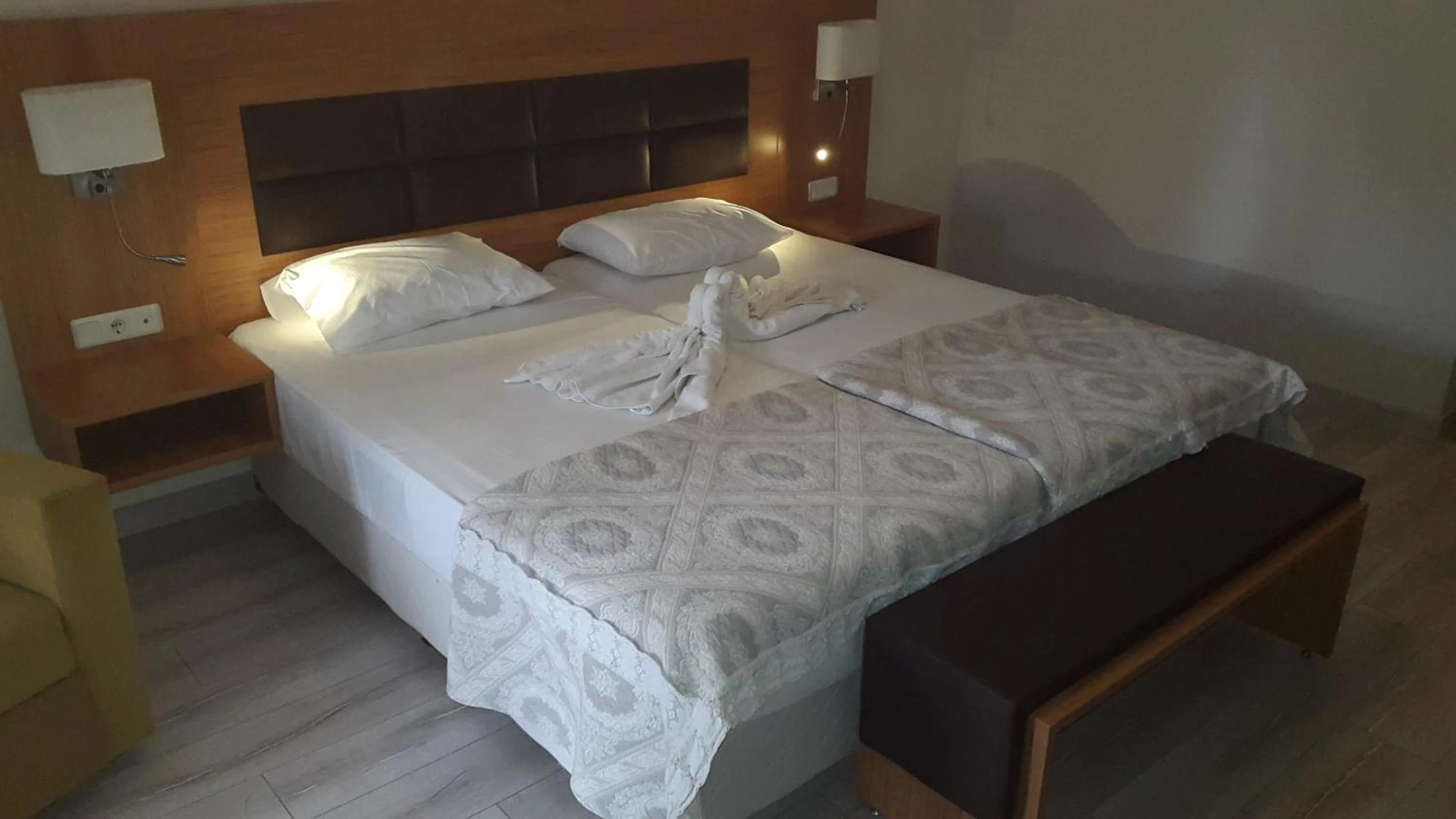 Bed in Begonville Hotel